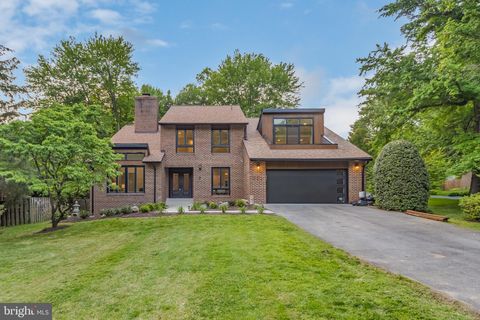 Photo of 7 SPRINGER CT, BETHESDA, MD 20817 (MLS # MDMC2092482) Photo of 7 SPRINGER CT, BETHESDA, MD 20817 (MLS # MDMC2092482)