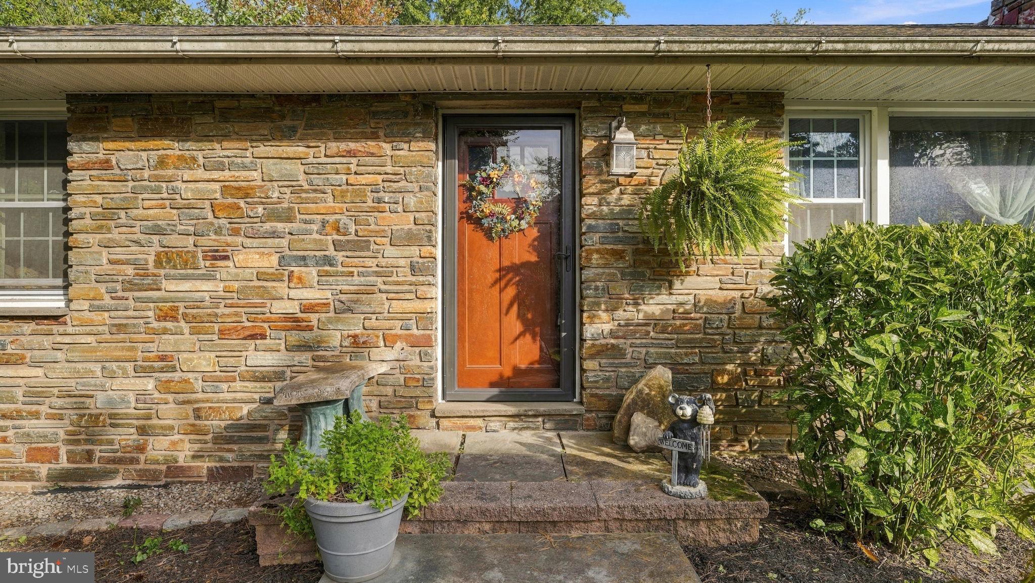 1483 EASTON ROAD