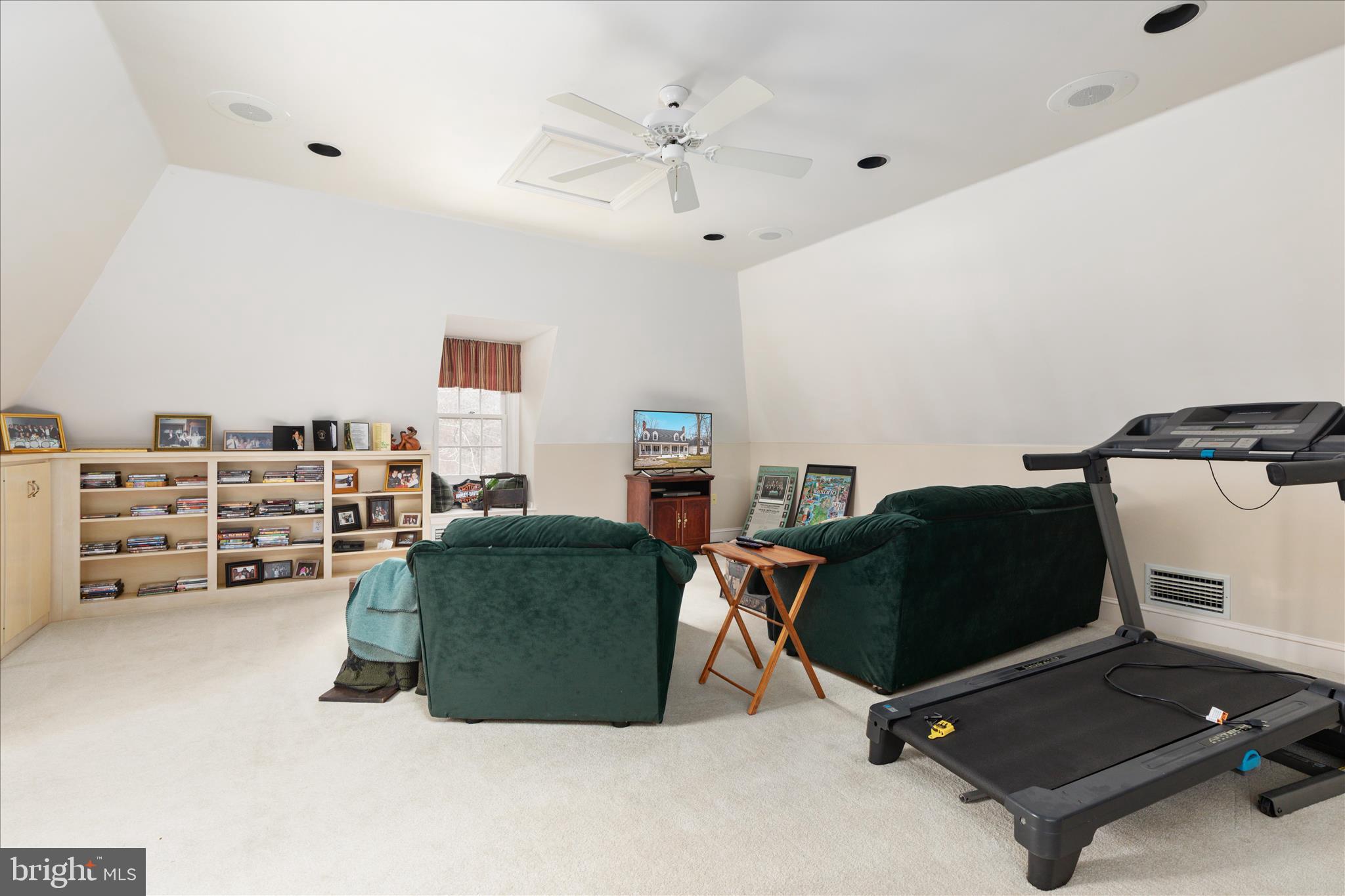 SPRING HOLLOW ESTATES - Residential