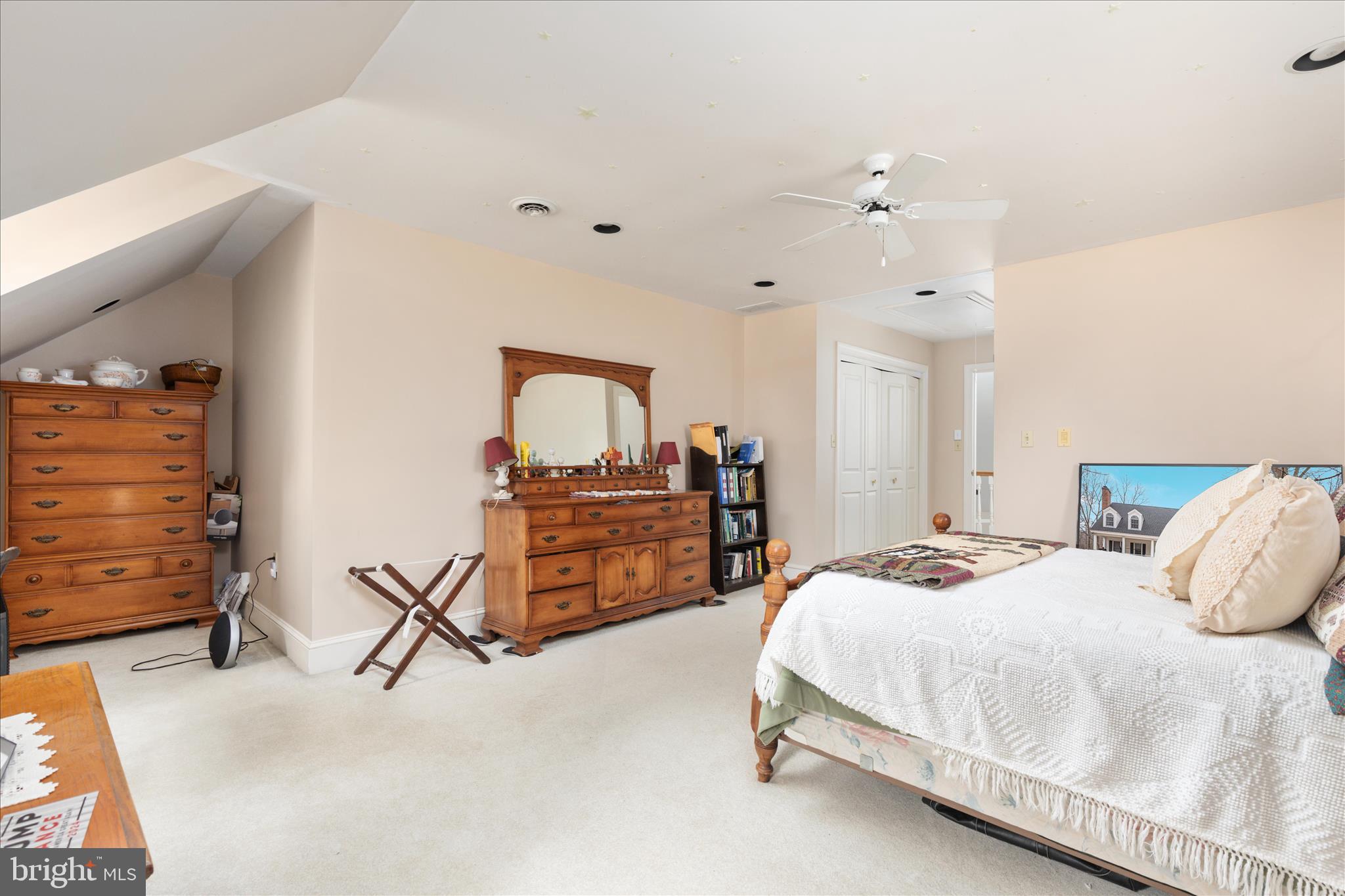 SPRING HOLLOW ESTATES - Residential