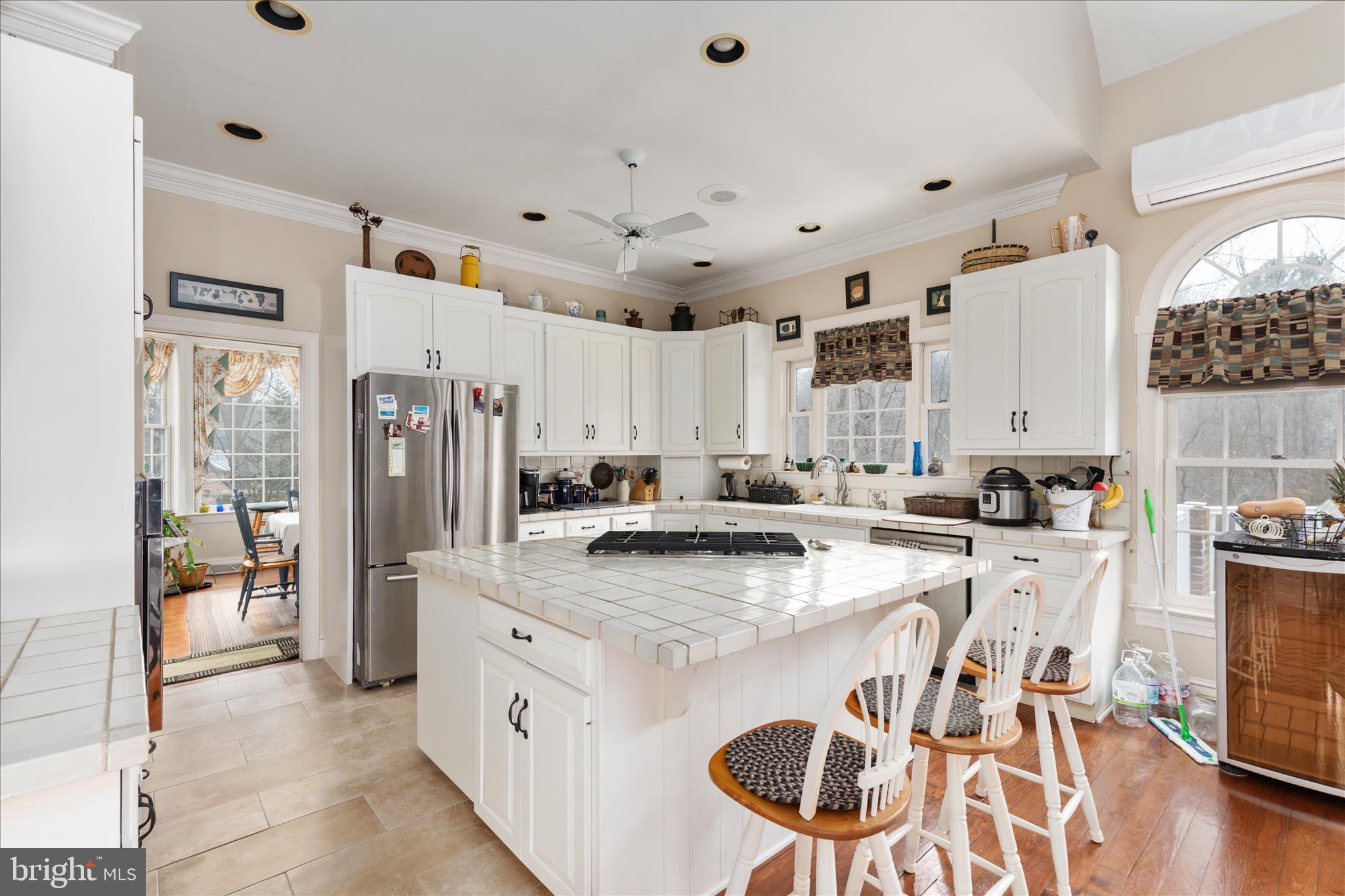 SPRING HOLLOW ESTATES - Residential