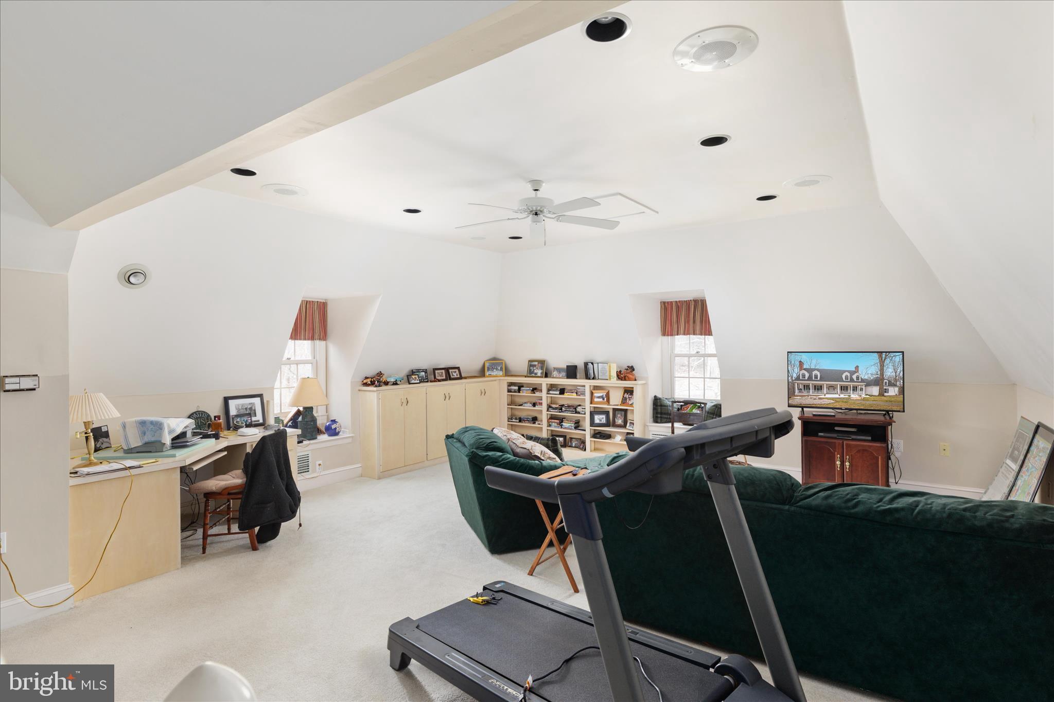 SPRING HOLLOW ESTATES - Residential