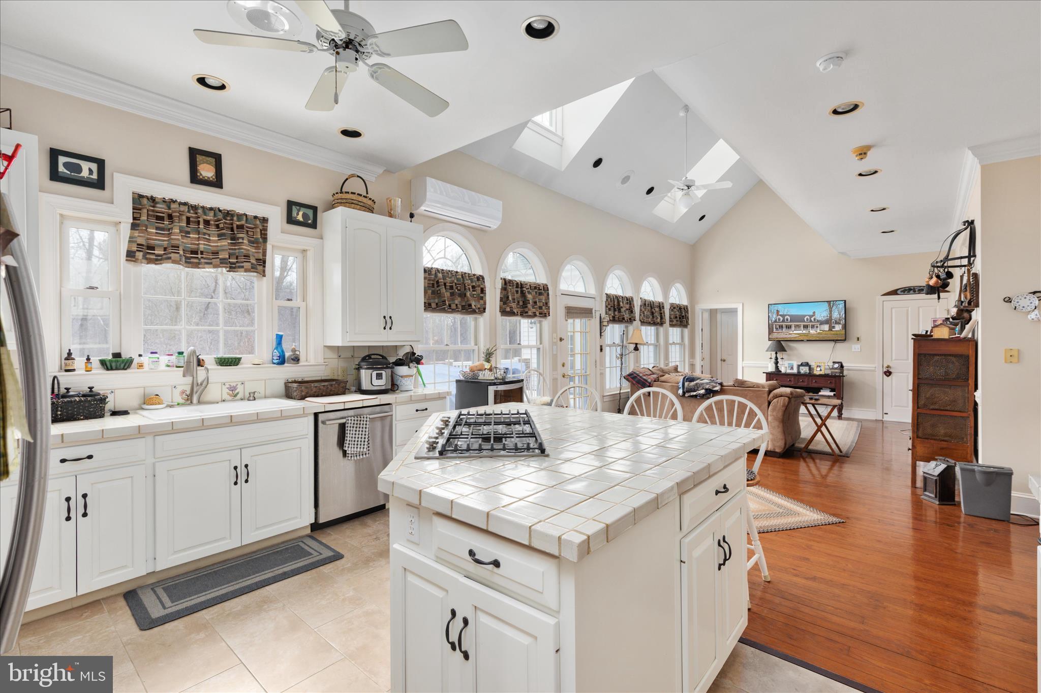 SPRING HOLLOW ESTATES - Residential