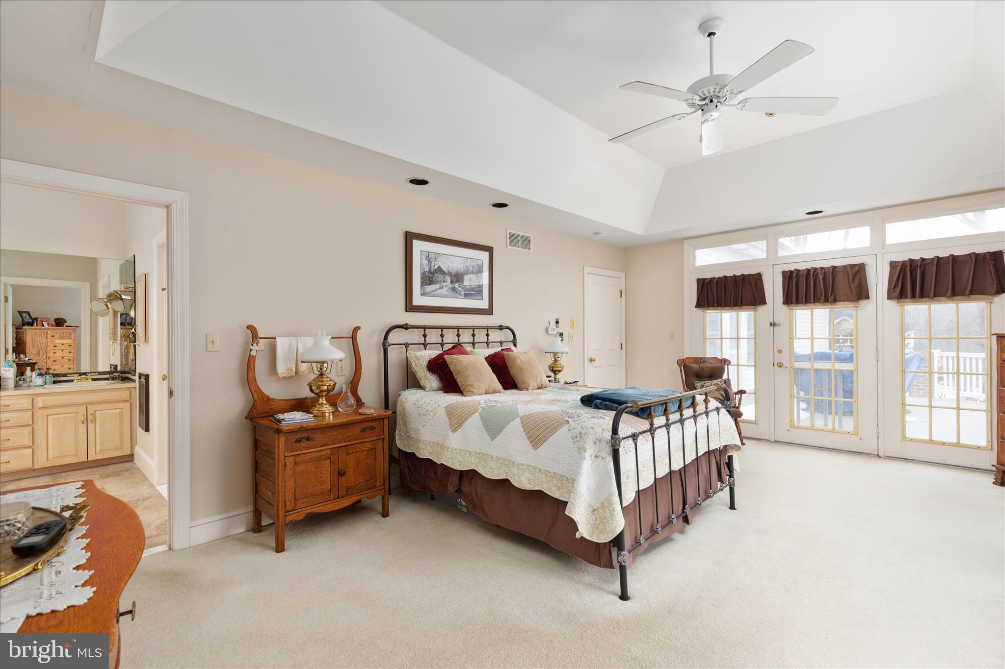 SPRING HOLLOW ESTATES - Residential