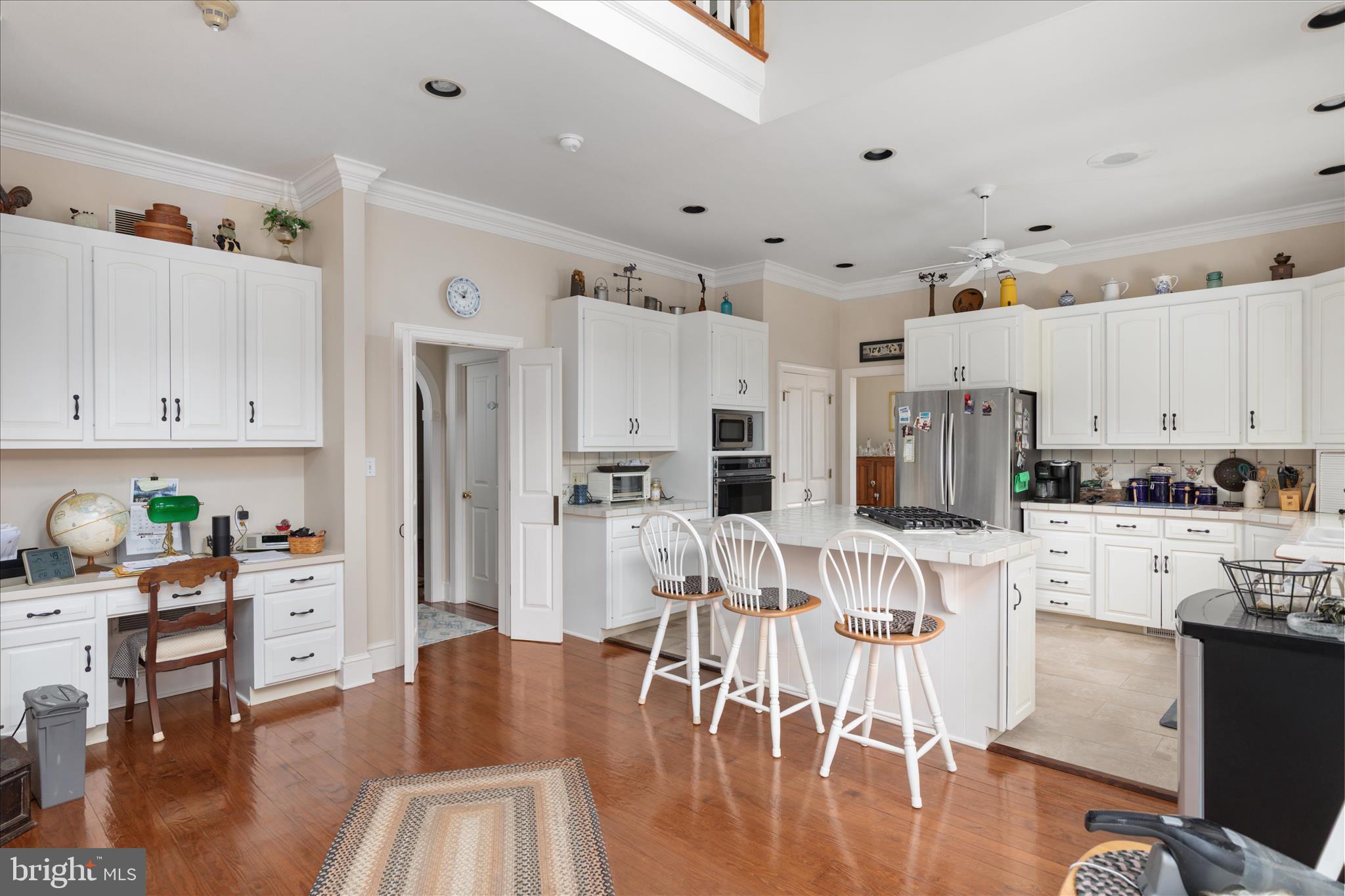 SPRING HOLLOW ESTATES - Residential