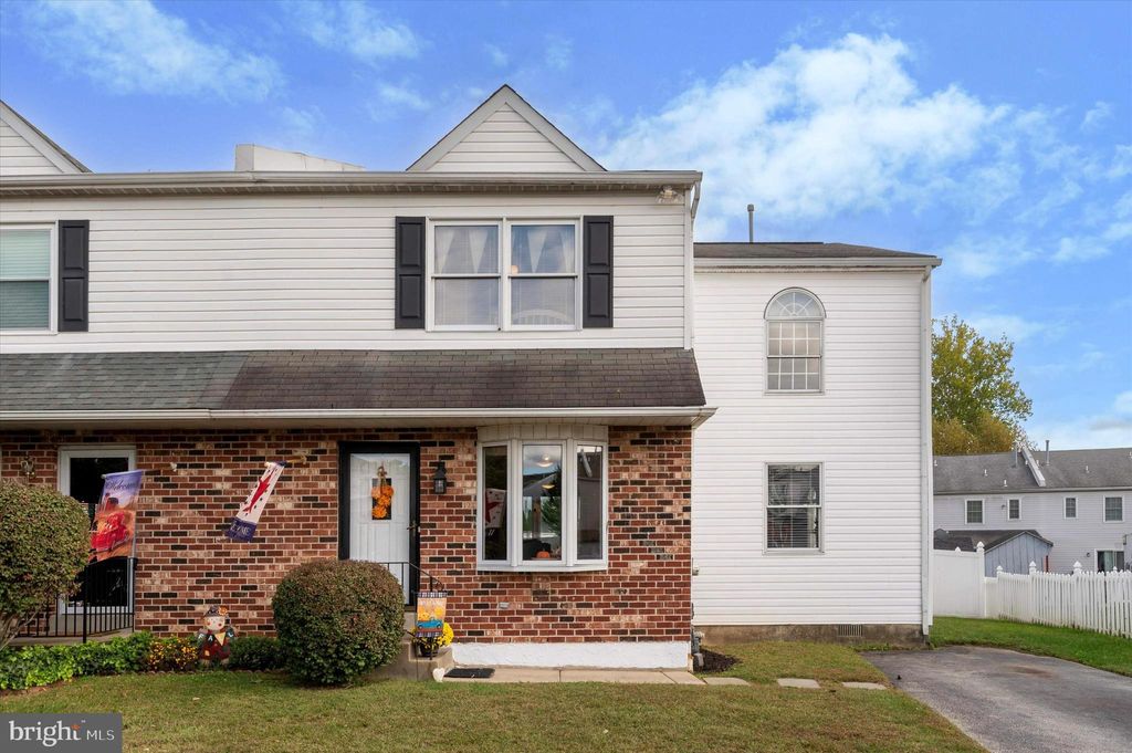 Photo of 5 Sparks Circle, GLENOLDEN, PA 19036 (MLS # PADE2102120)