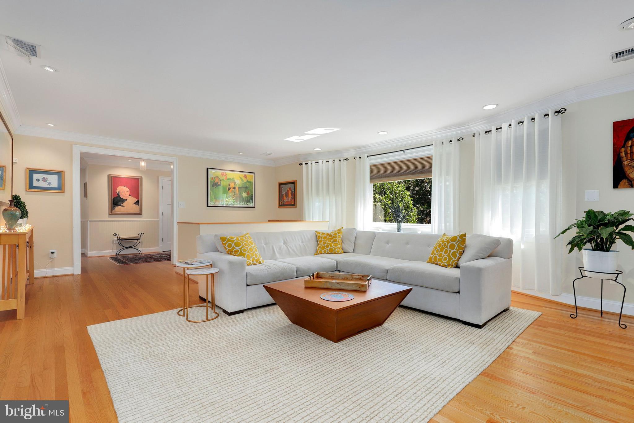 POTOMAC OUTSIDE - Residential