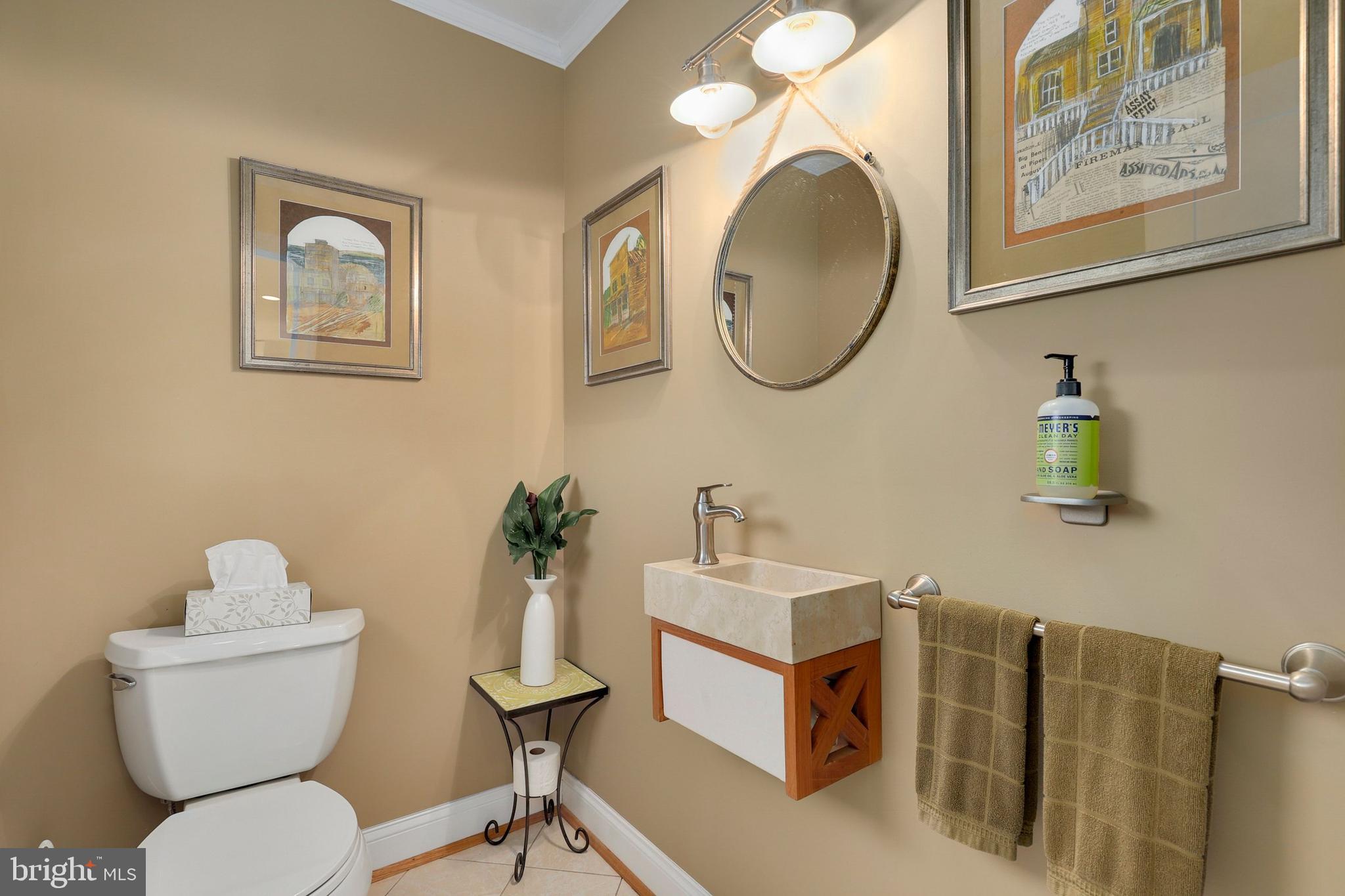 POTOMAC OUTSIDE - Residential