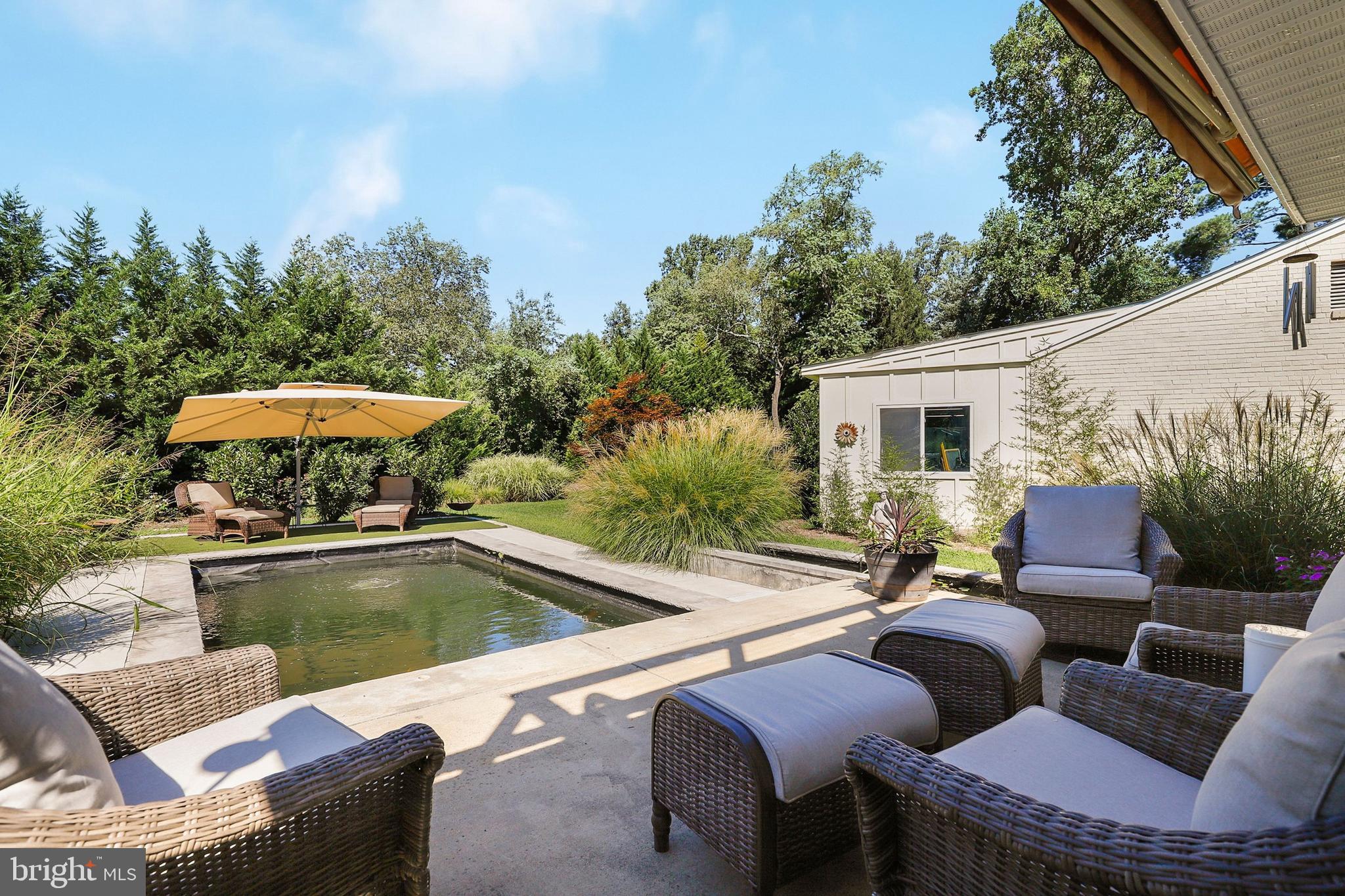 POTOMAC OUTSIDE - Residential