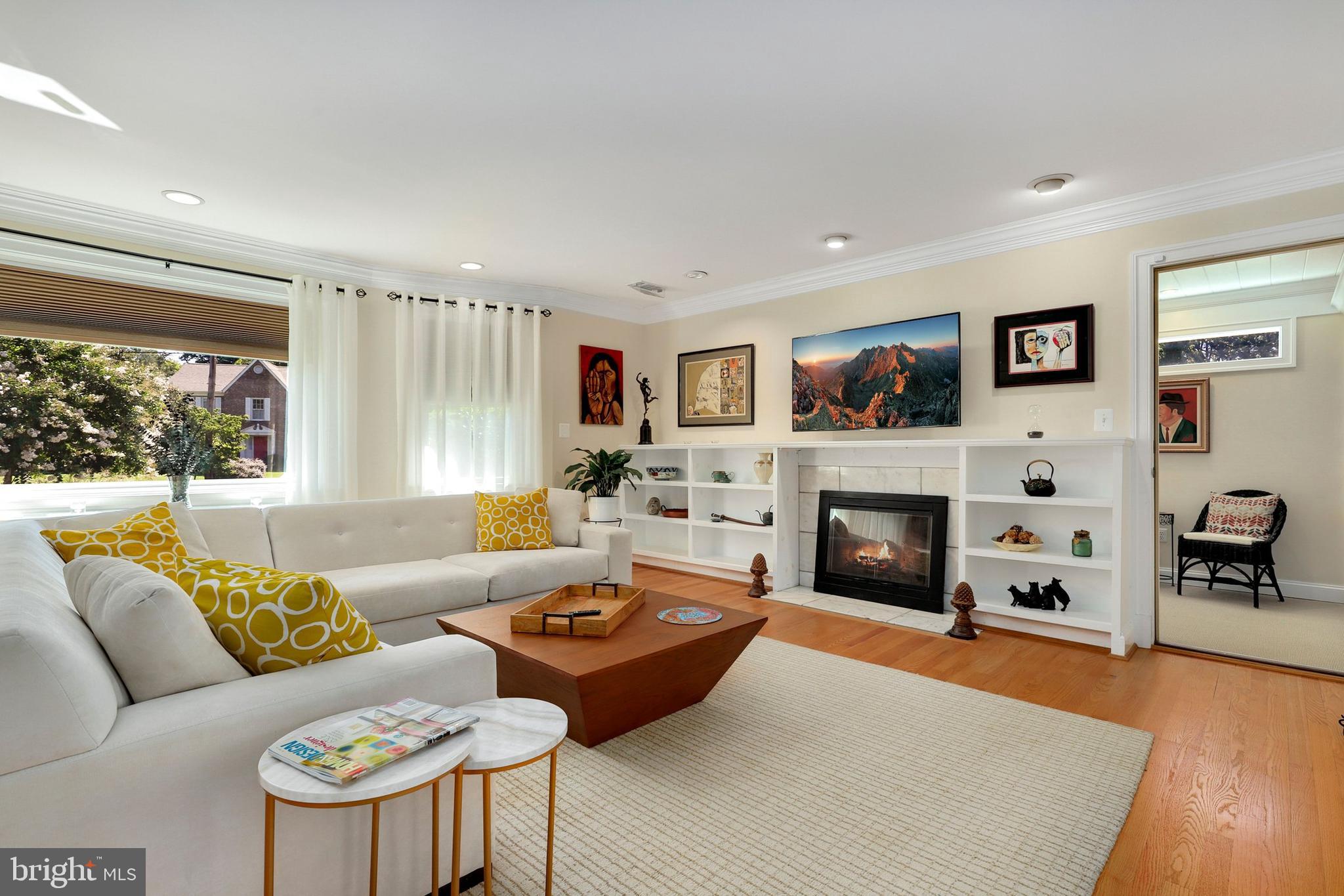 POTOMAC OUTSIDE - Residential