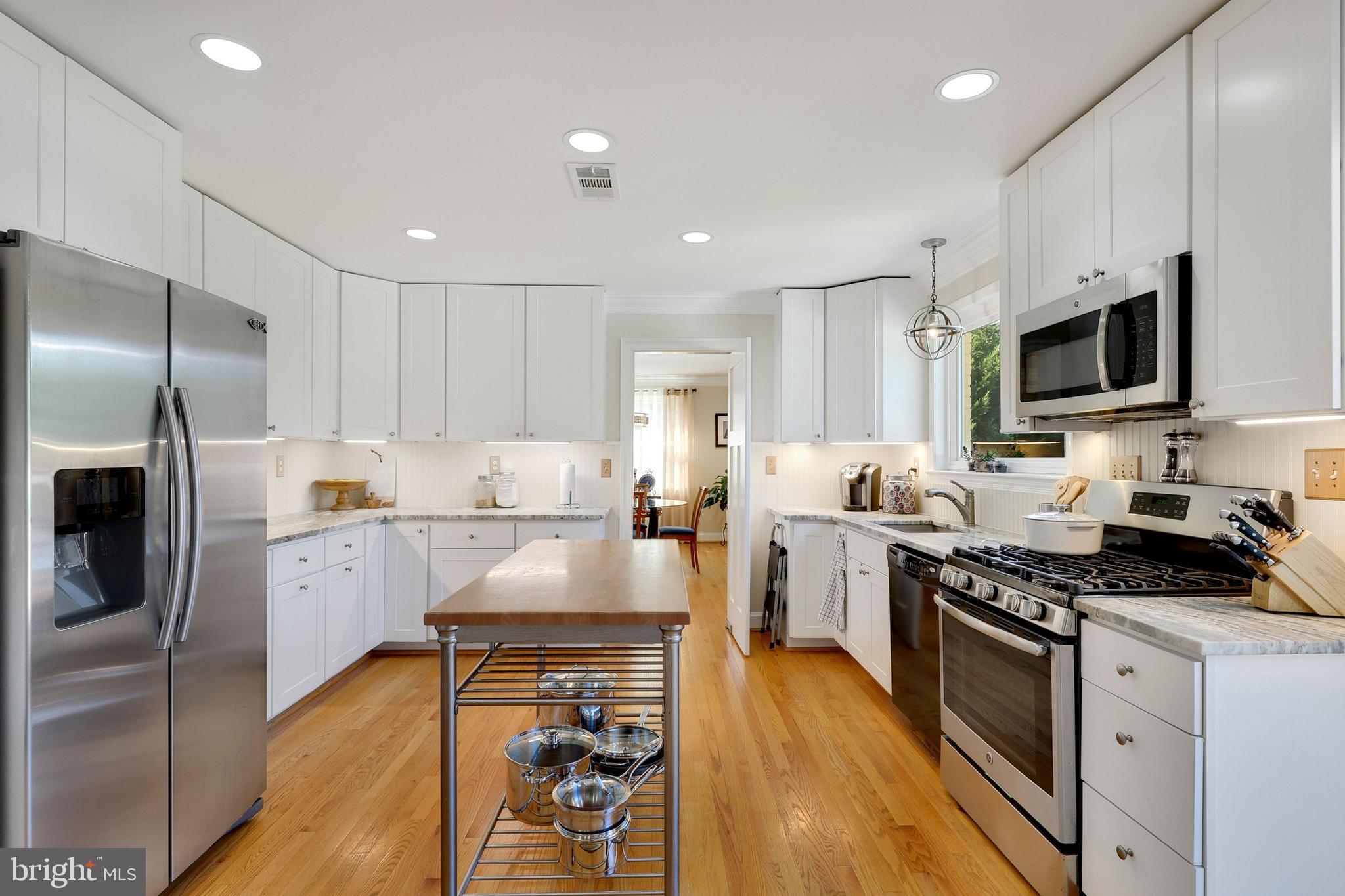 POTOMAC OUTSIDE - Residential