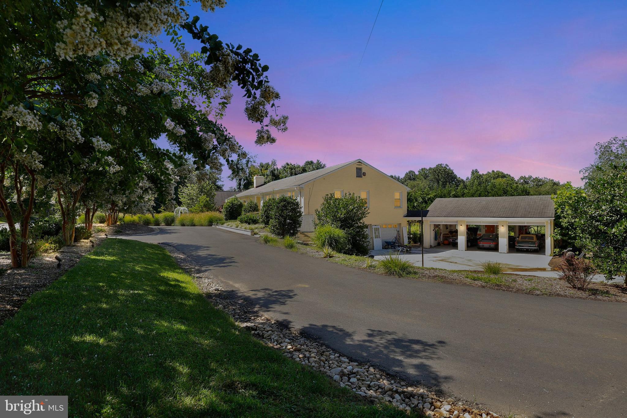 POTOMAC OUTSIDE - Residential