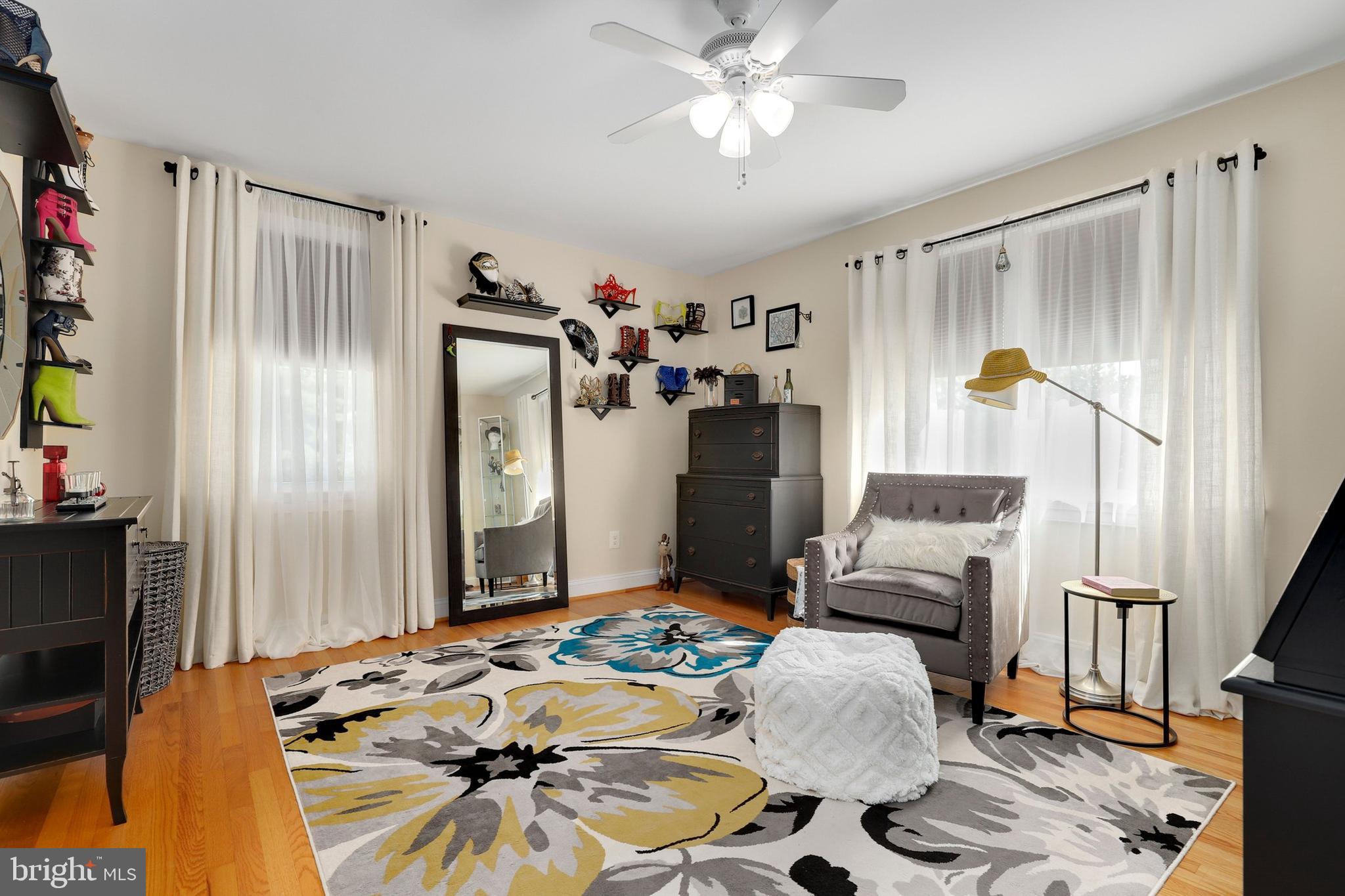 POTOMAC OUTSIDE - Residential