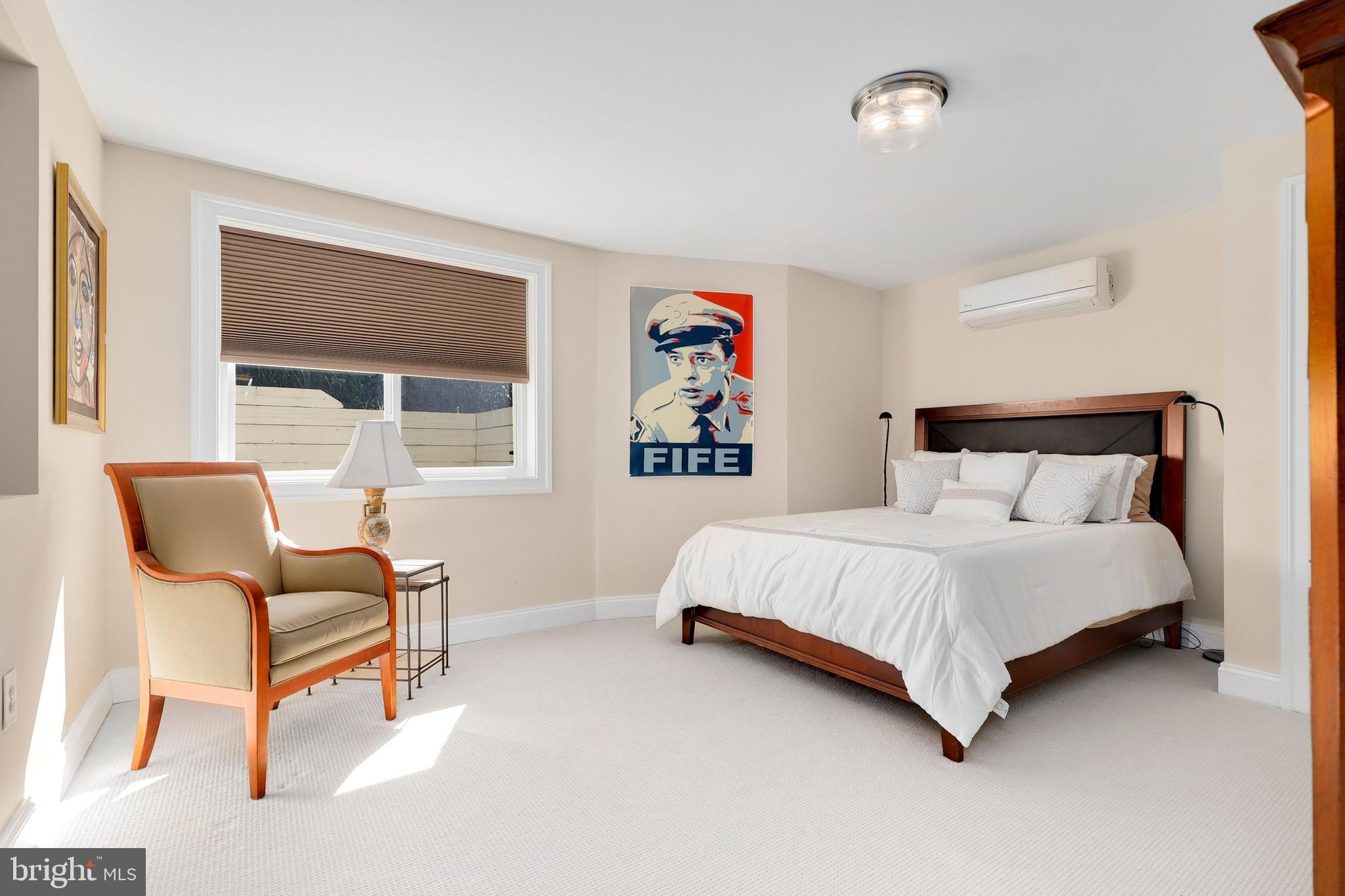 POTOMAC OUTSIDE - Residential