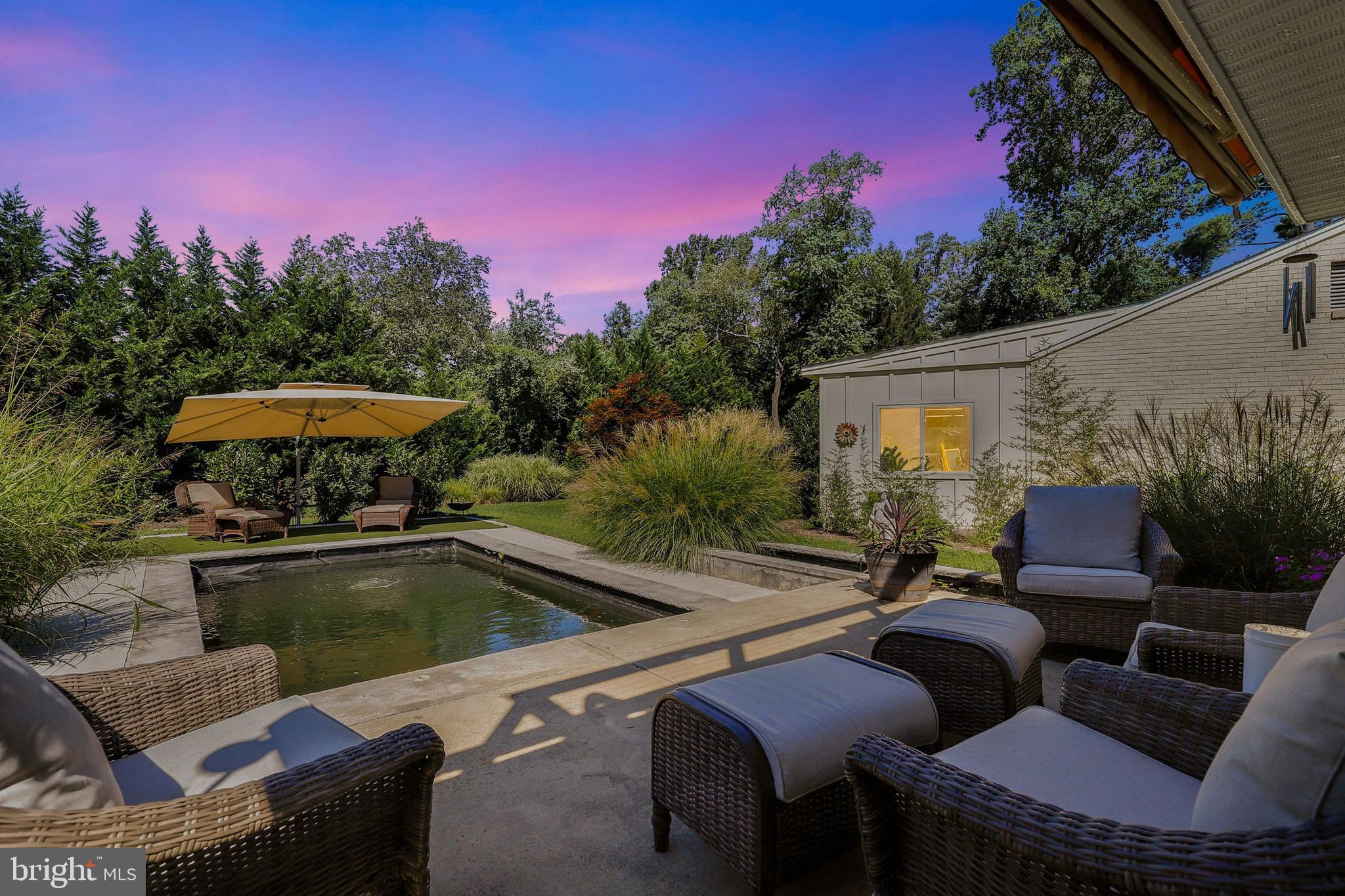 POTOMAC OUTSIDE - Residential