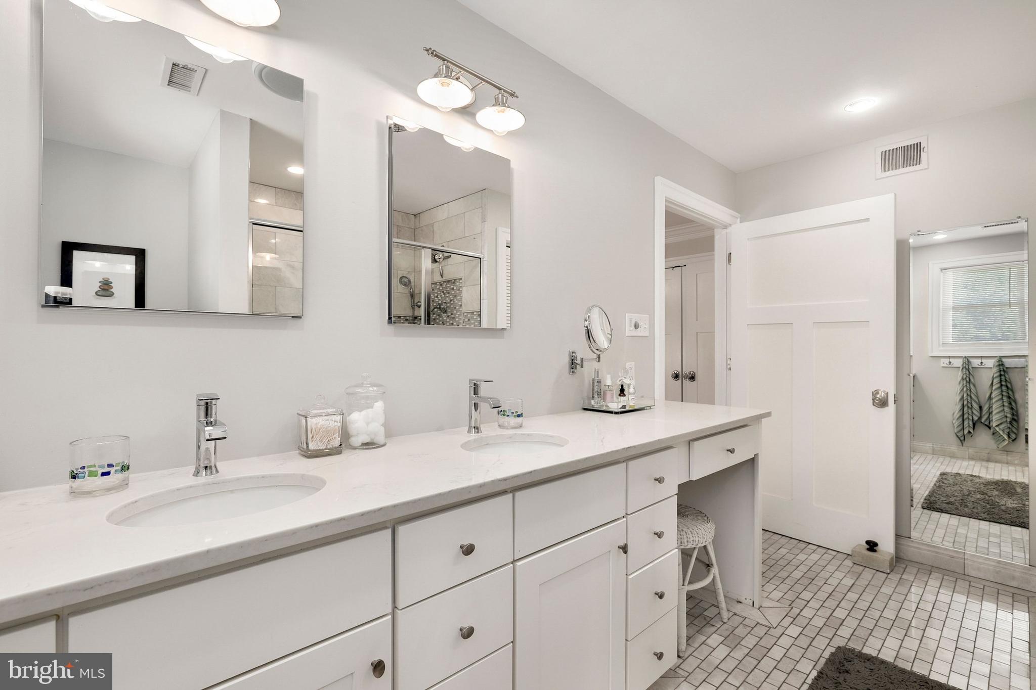 POTOMAC OUTSIDE - Residential