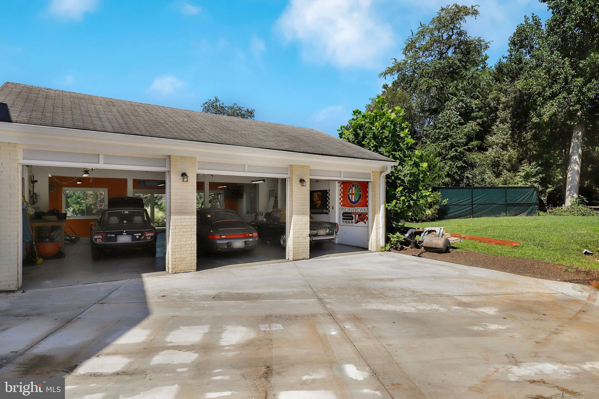 POTOMAC OUTSIDE - Residential