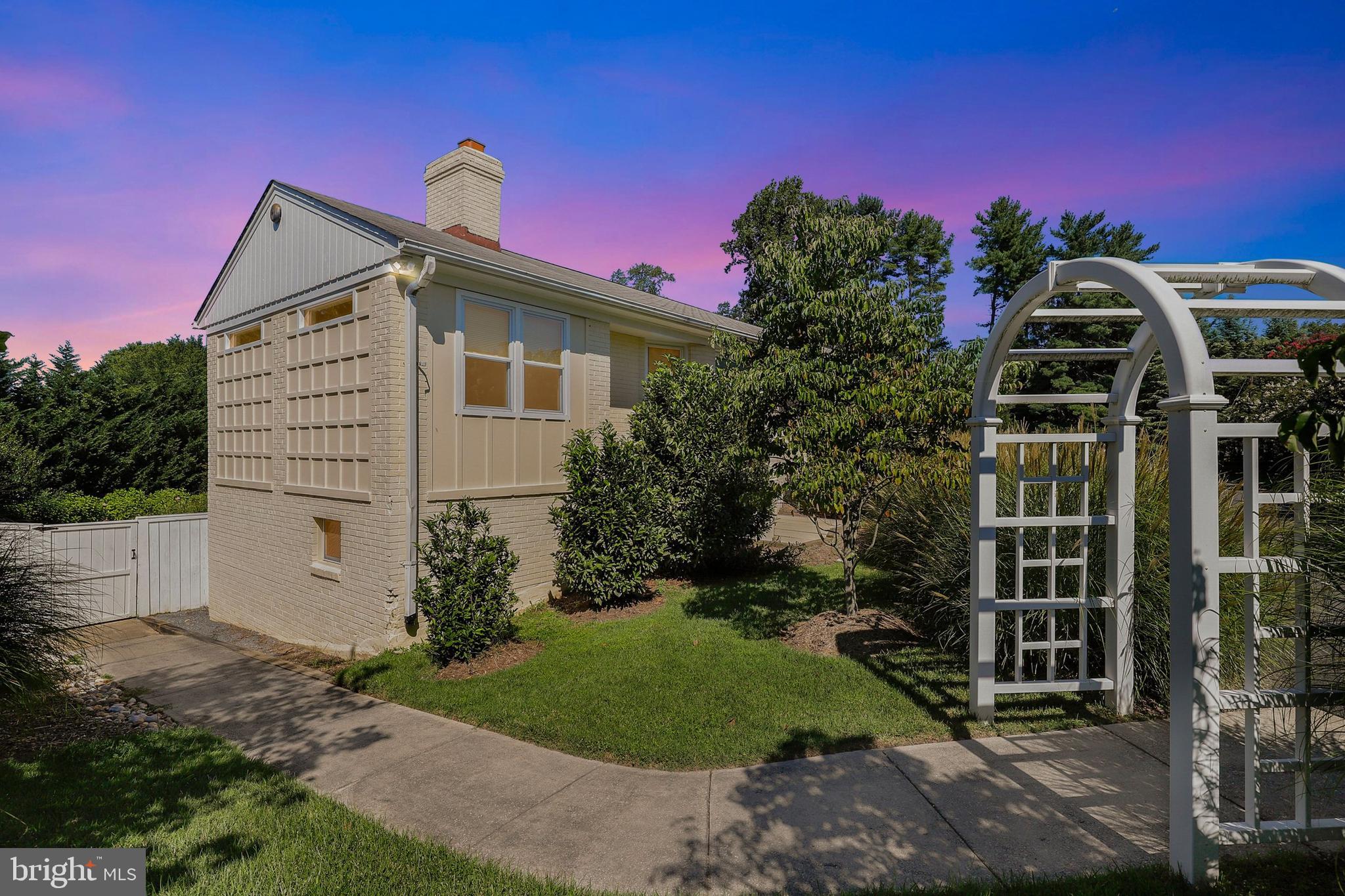 POTOMAC OUTSIDE - Residential