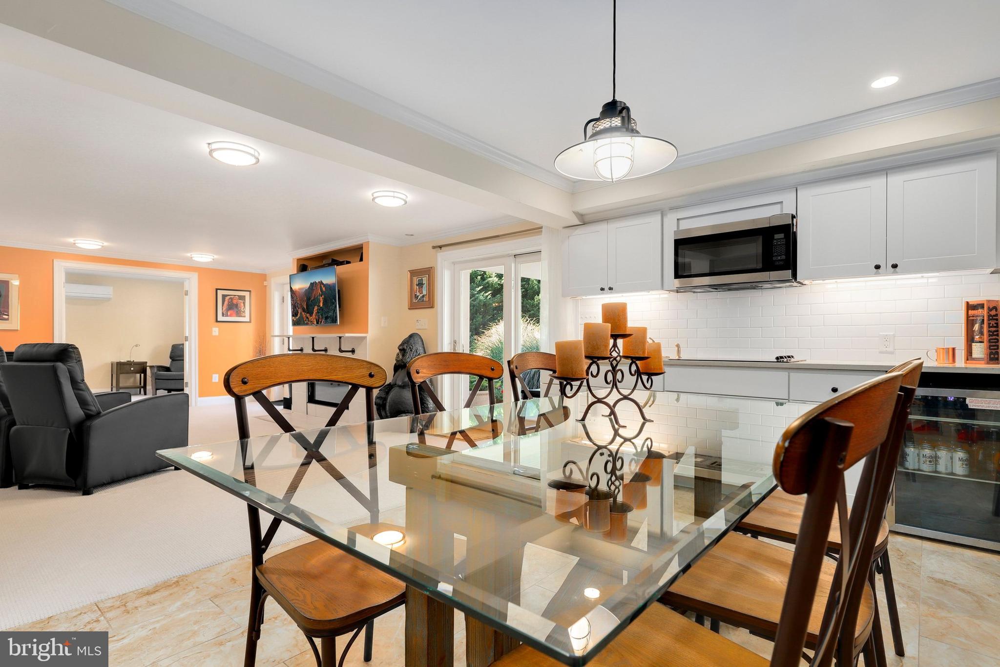 POTOMAC OUTSIDE - Residential