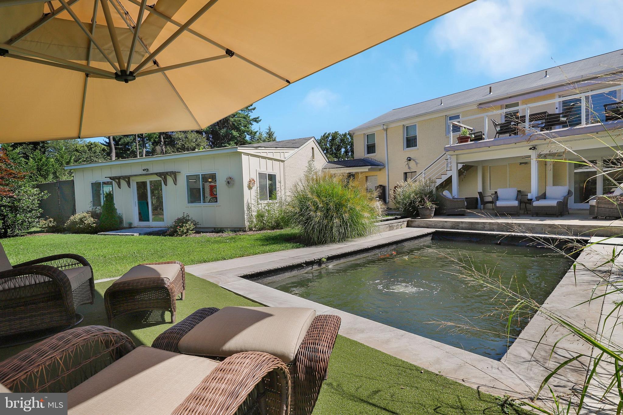 POTOMAC OUTSIDE - Residential