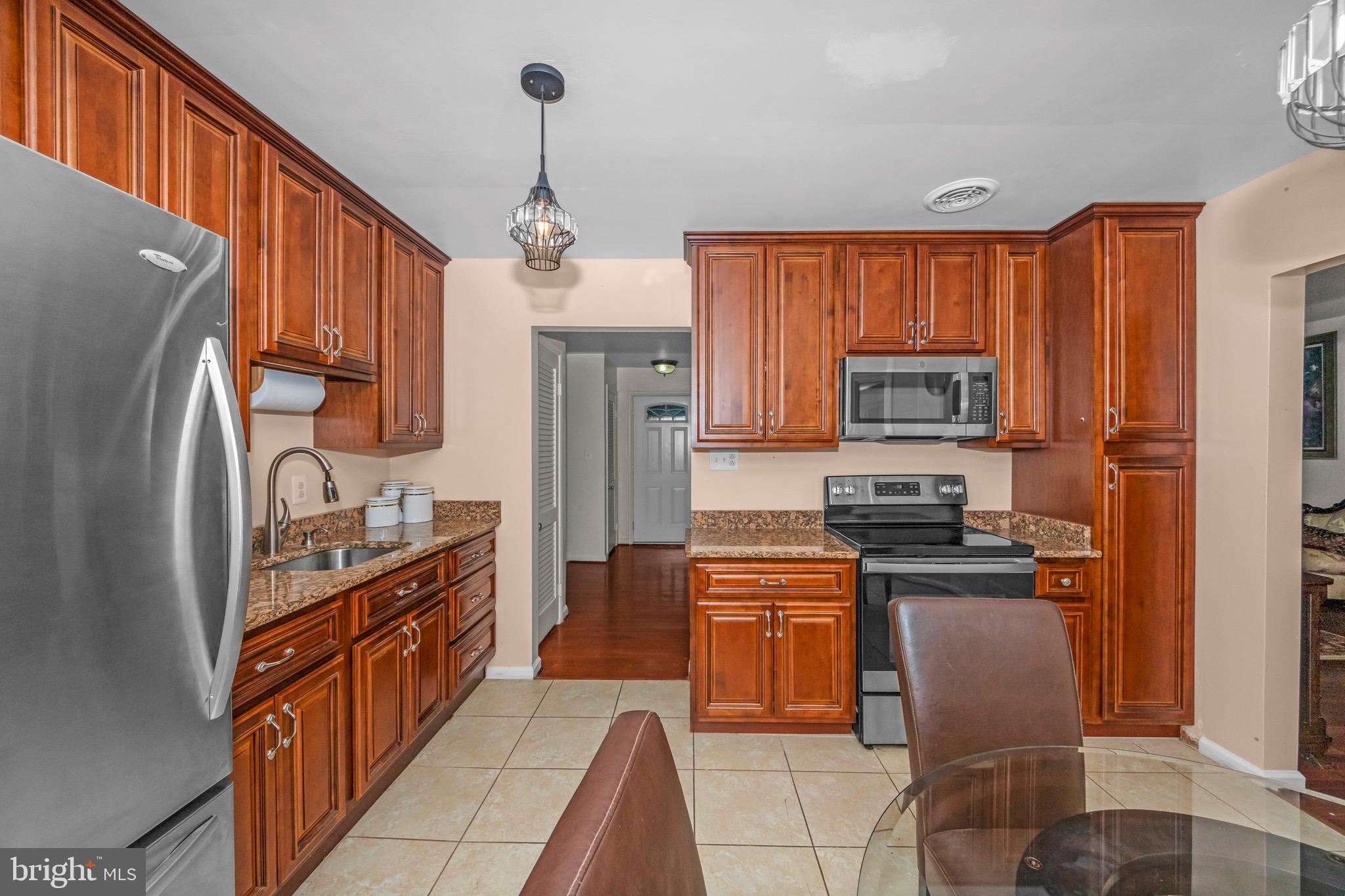 COLLEGE PARK ESTATES - Residential