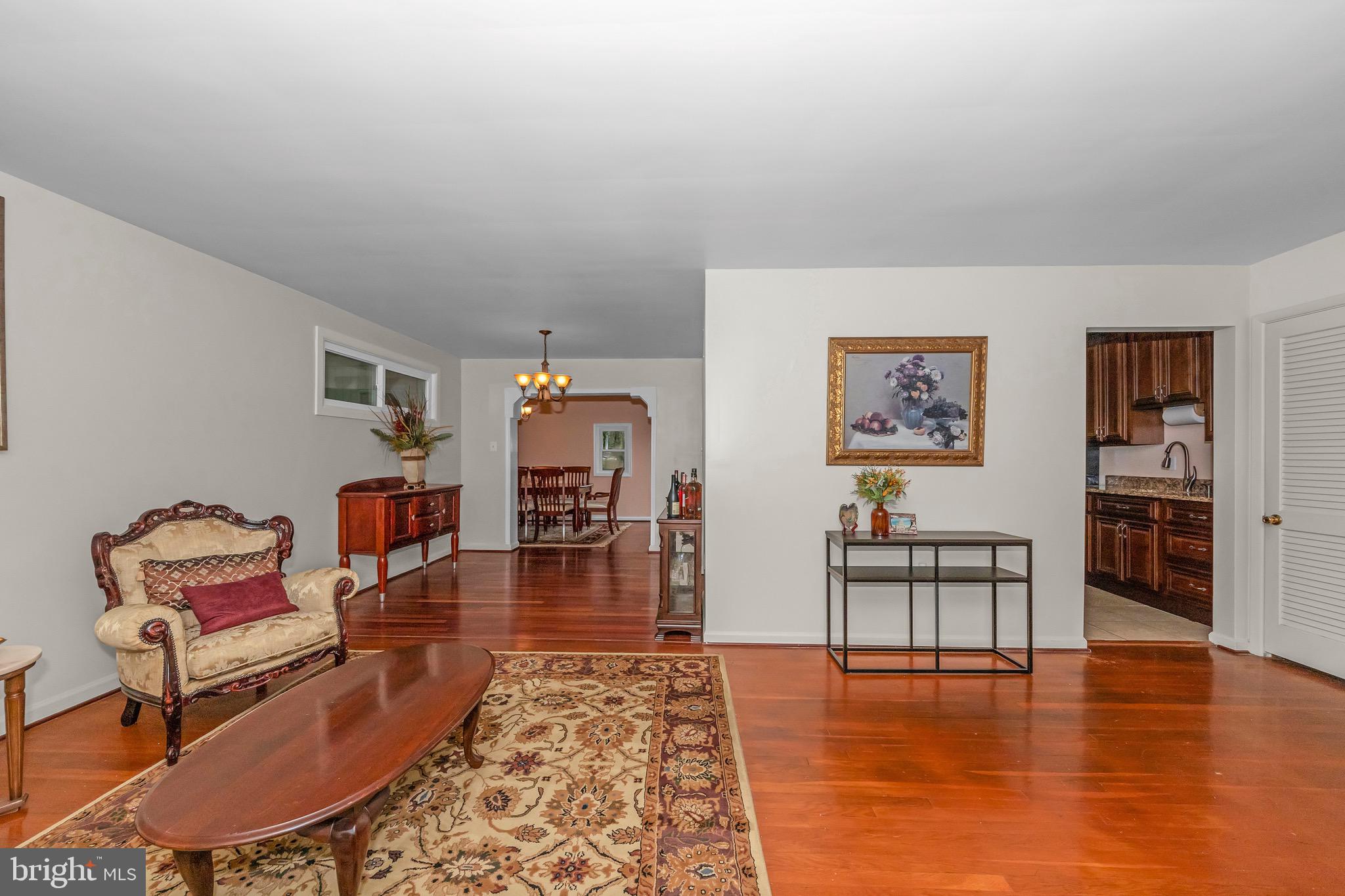 COLLEGE PARK ESTATES - Residential