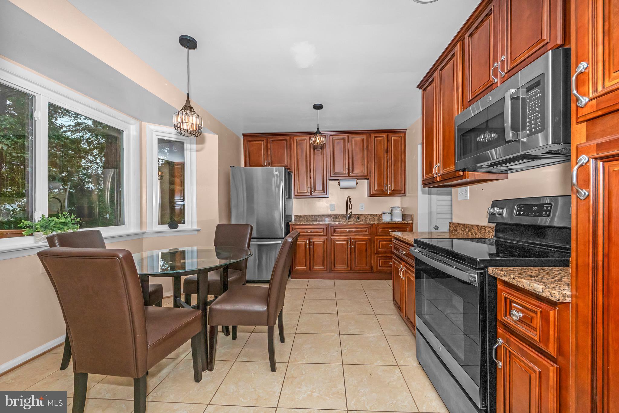 COLLEGE PARK ESTATES - Residential