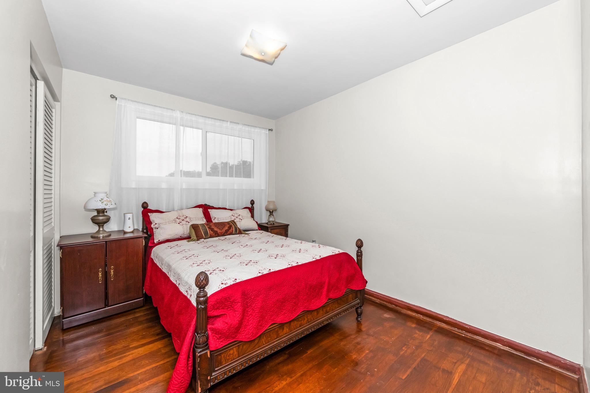 COLLEGE PARK ESTATES - Residential