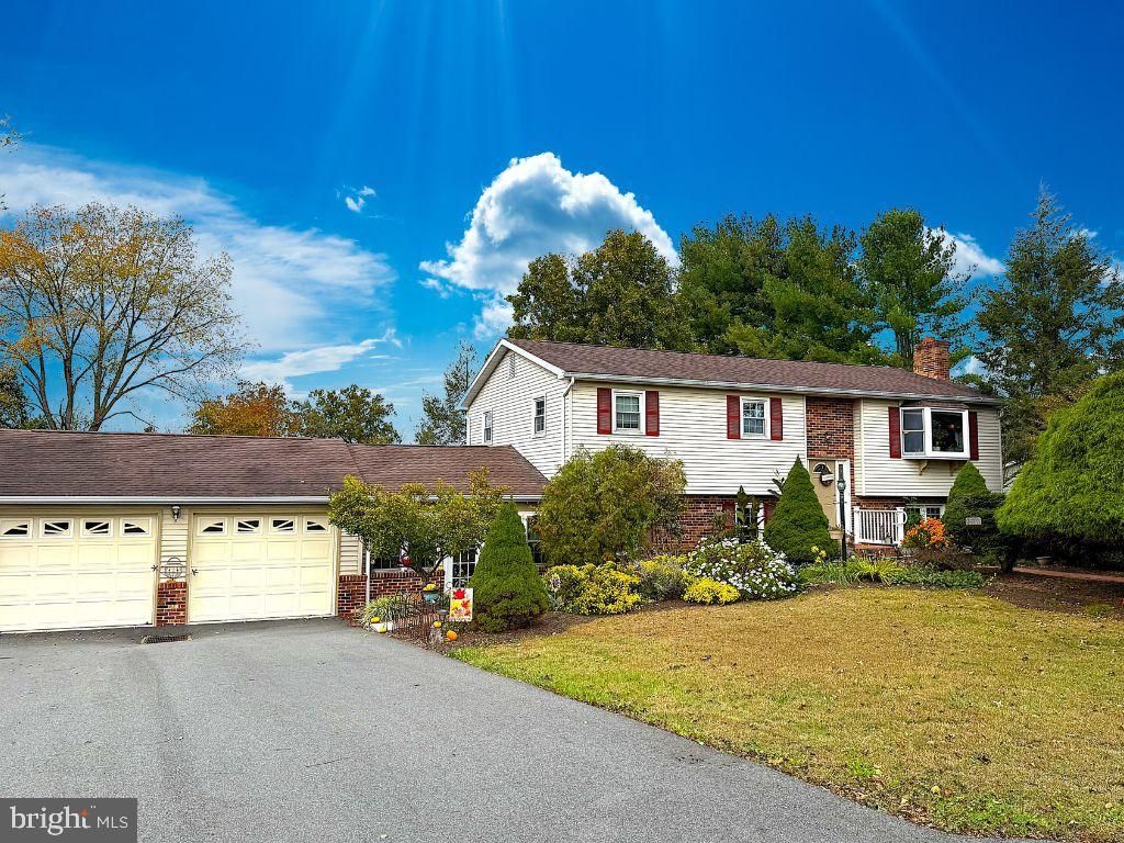 Photo of 127 Pheasant Circle, BARTO, PA 19504 (MLS # PAMC2158900)