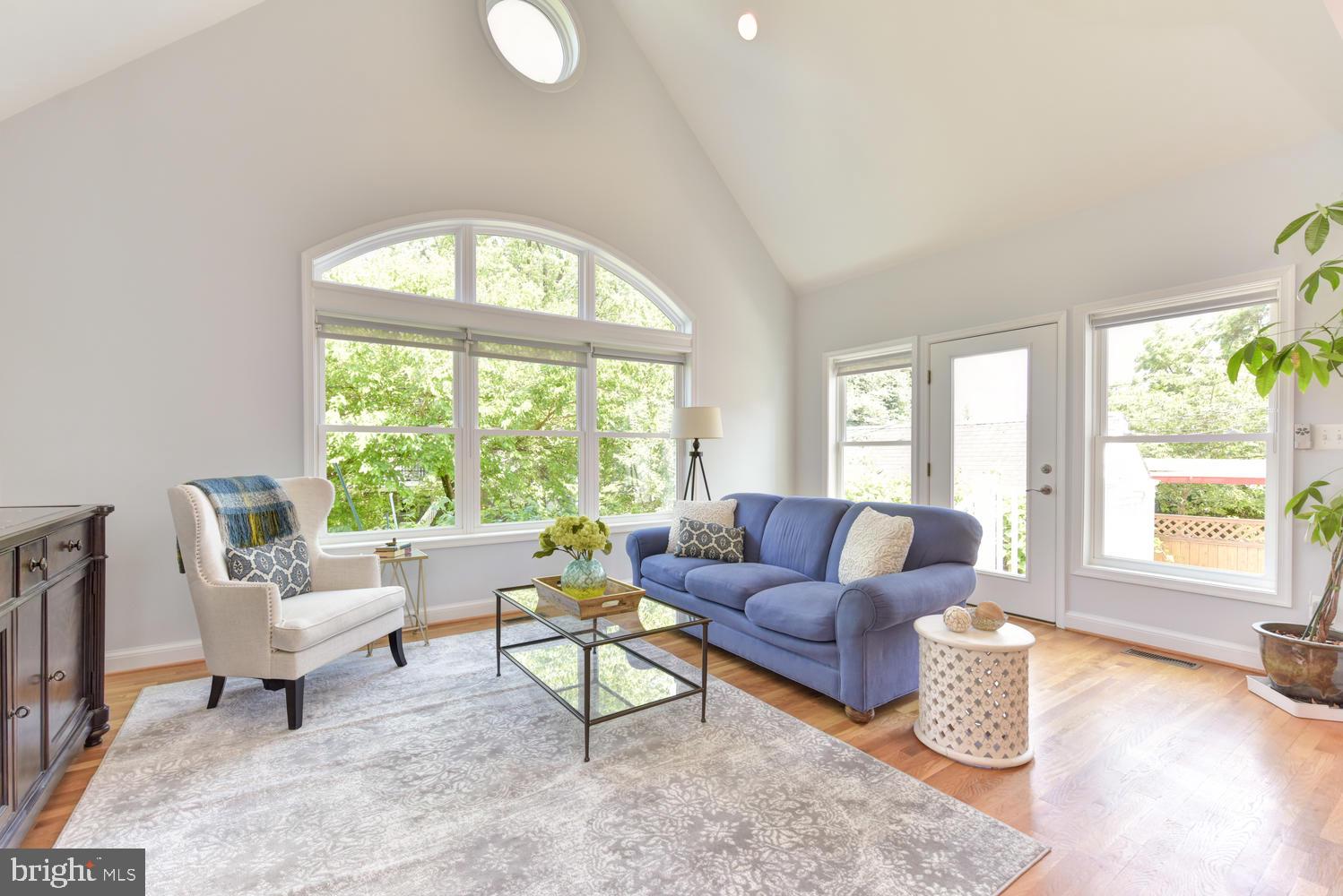 WAVERLY HILLS - Residential