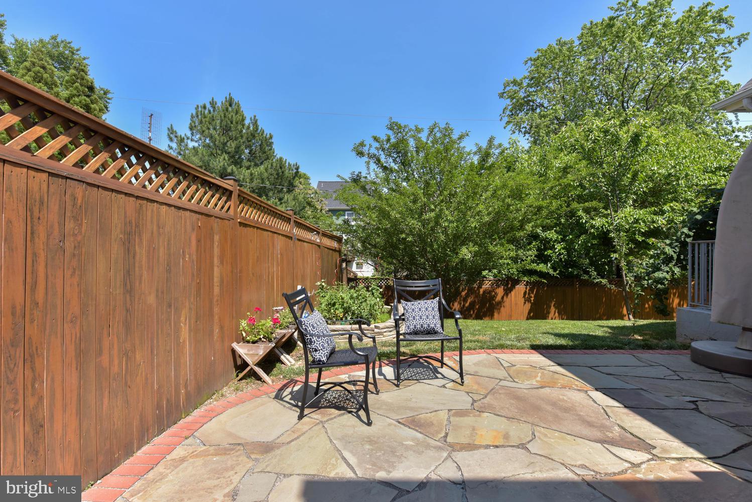 WAVERLY HILLS - Residential