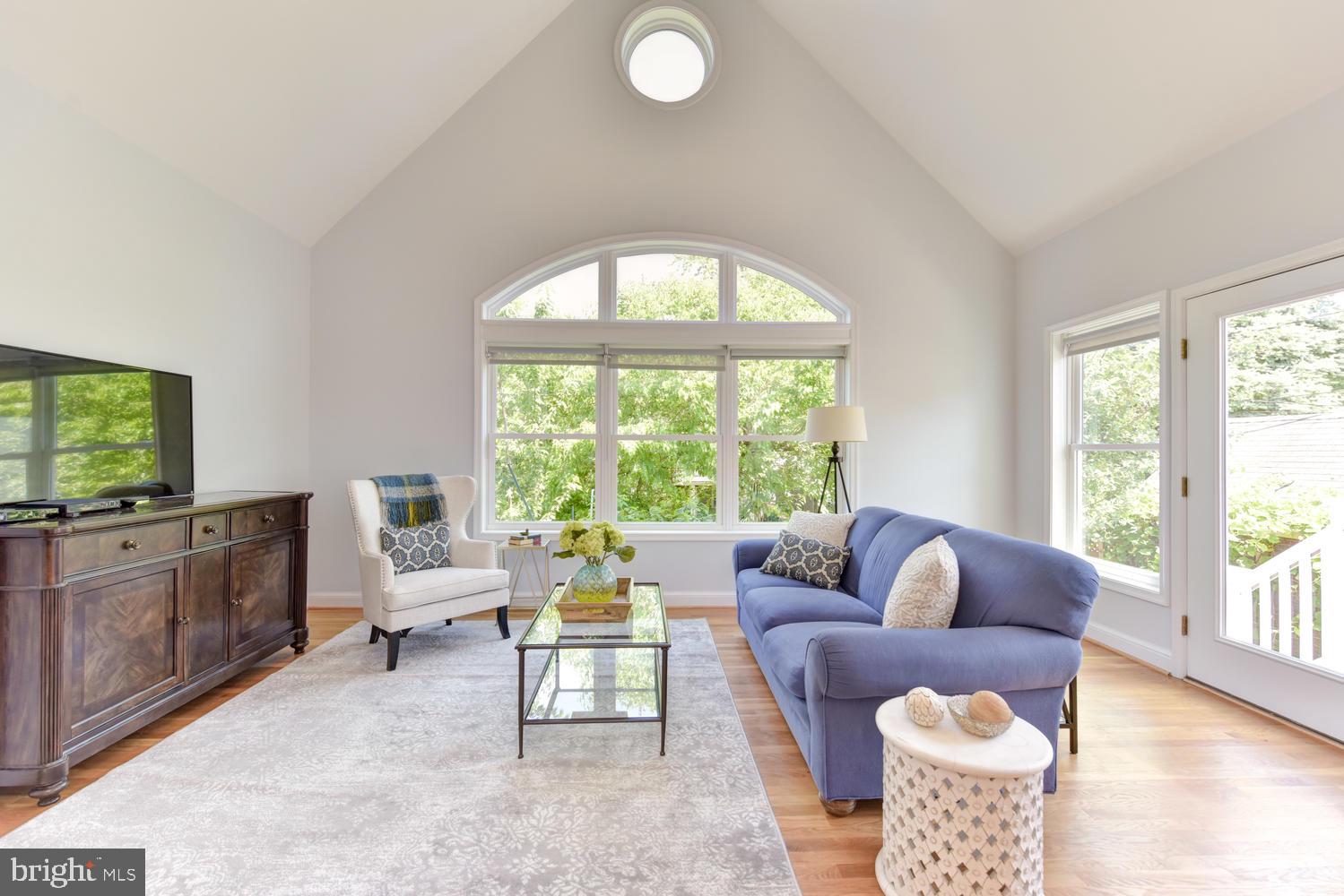 WAVERLY HILLS - Residential