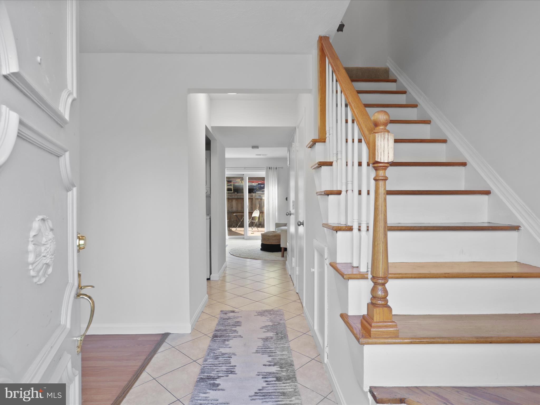 246 STEVENSON SQUARE N
