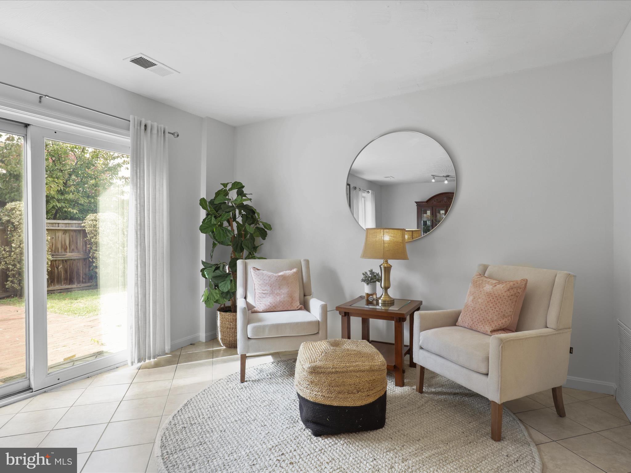 STEVENSON SQUARE - Residential