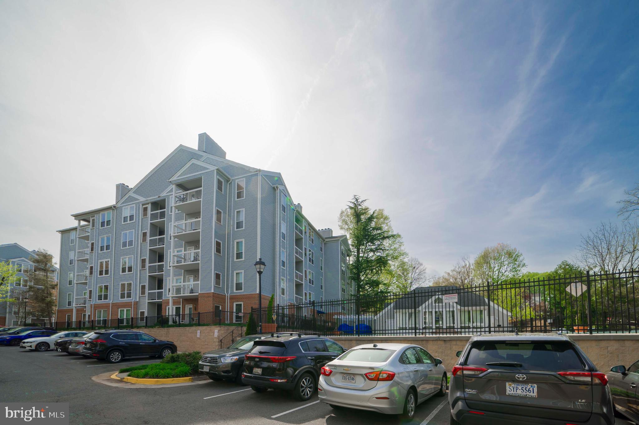 FOUR WINDS AT OAKTON - Residential