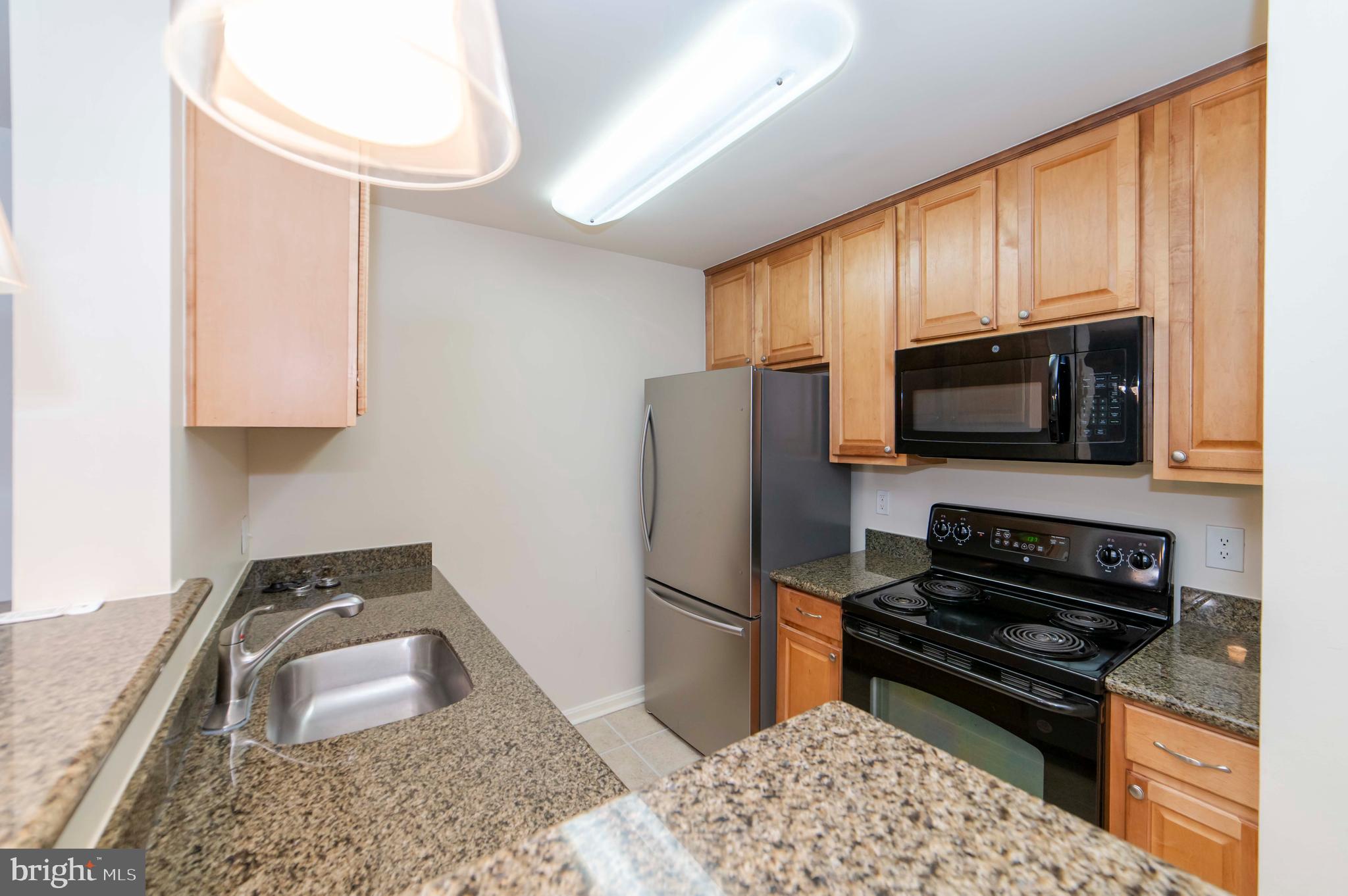 FOUR WINDS AT OAKTON - Residential