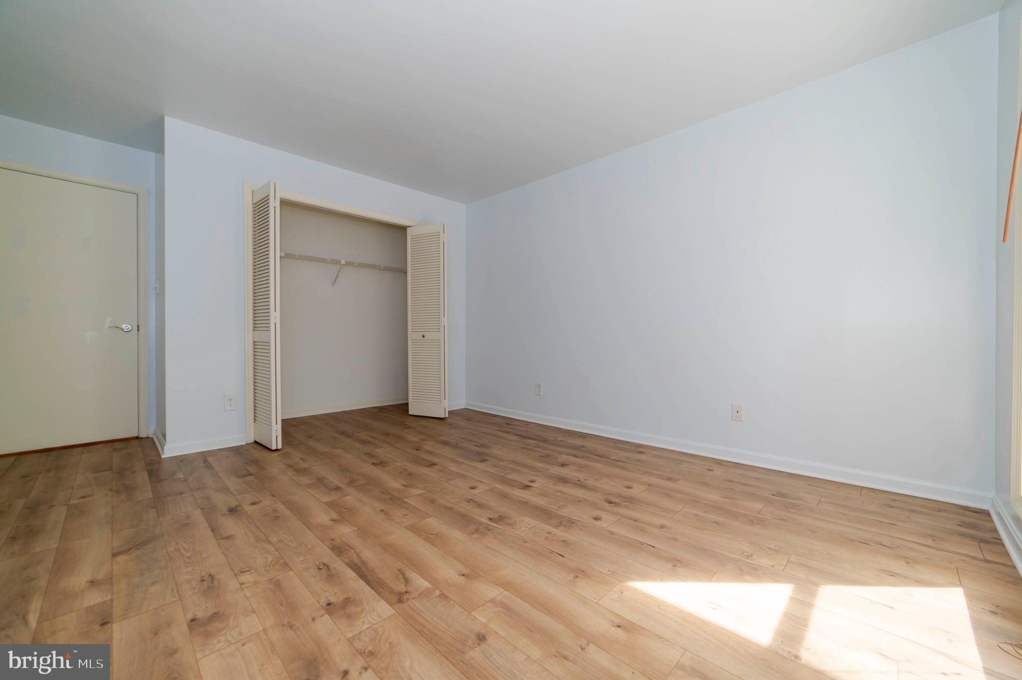 FOUR WINDS AT OAKTON - Residential