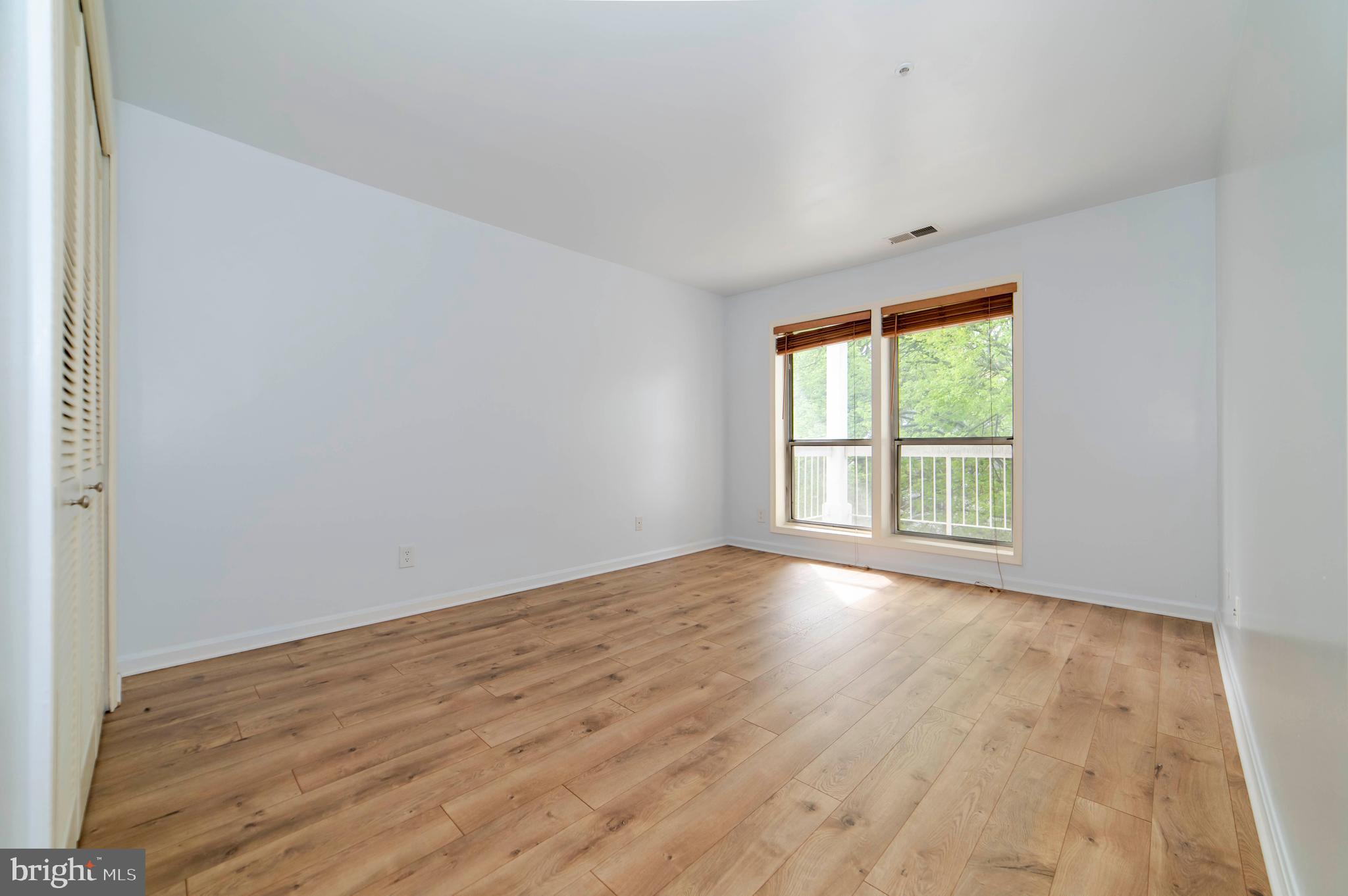 FOUR WINDS AT OAKTON - Residential