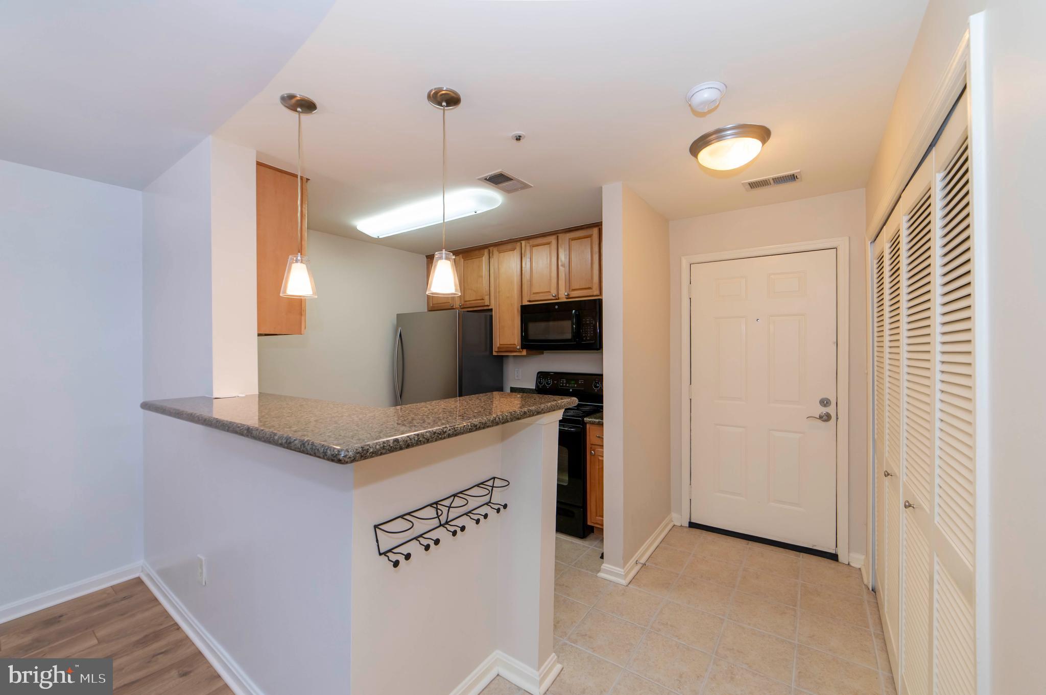 FOUR WINDS AT OAKTON - Residential