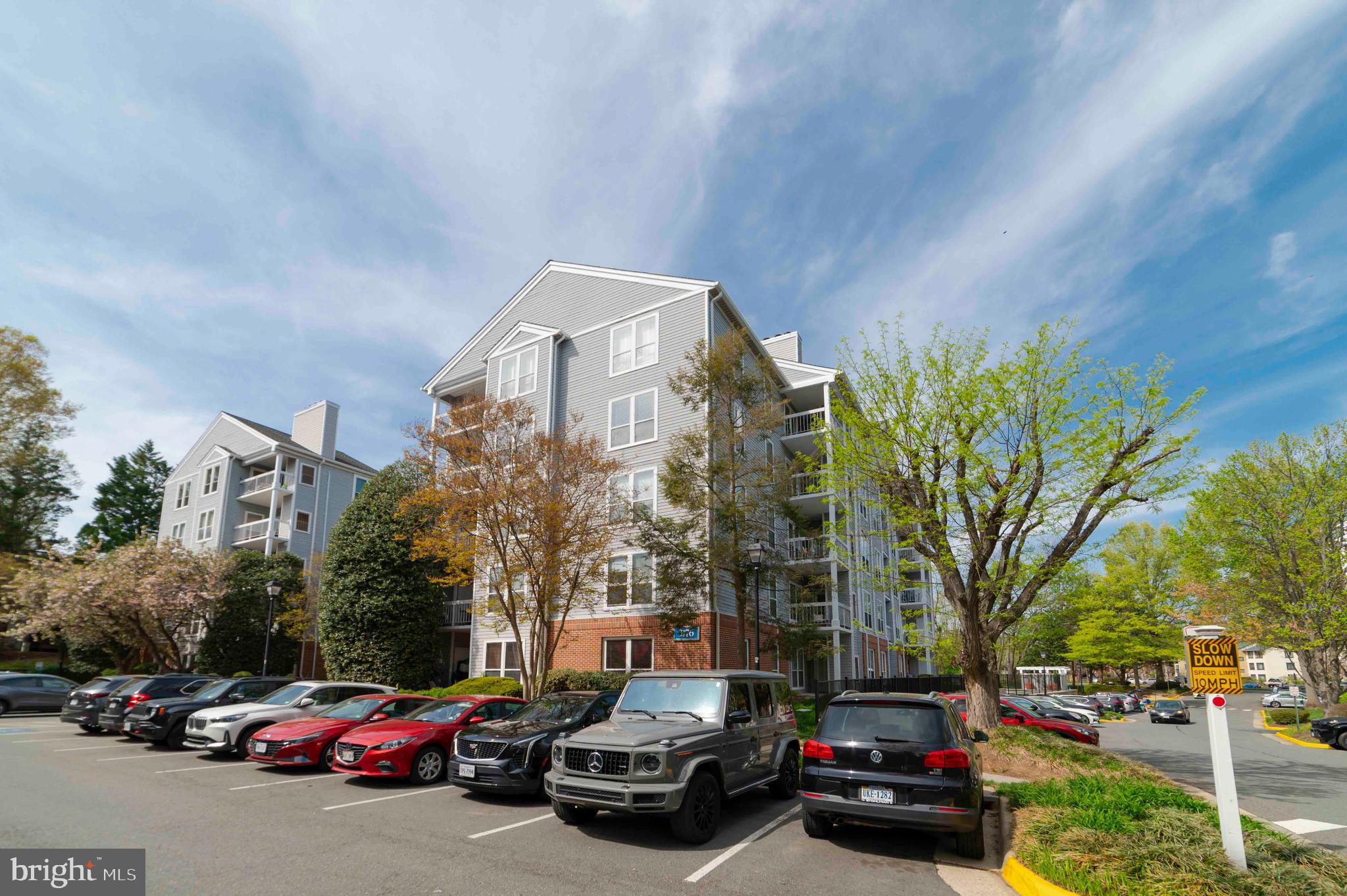 3176 SUMMIT SQUARE DRIVE 4-D3