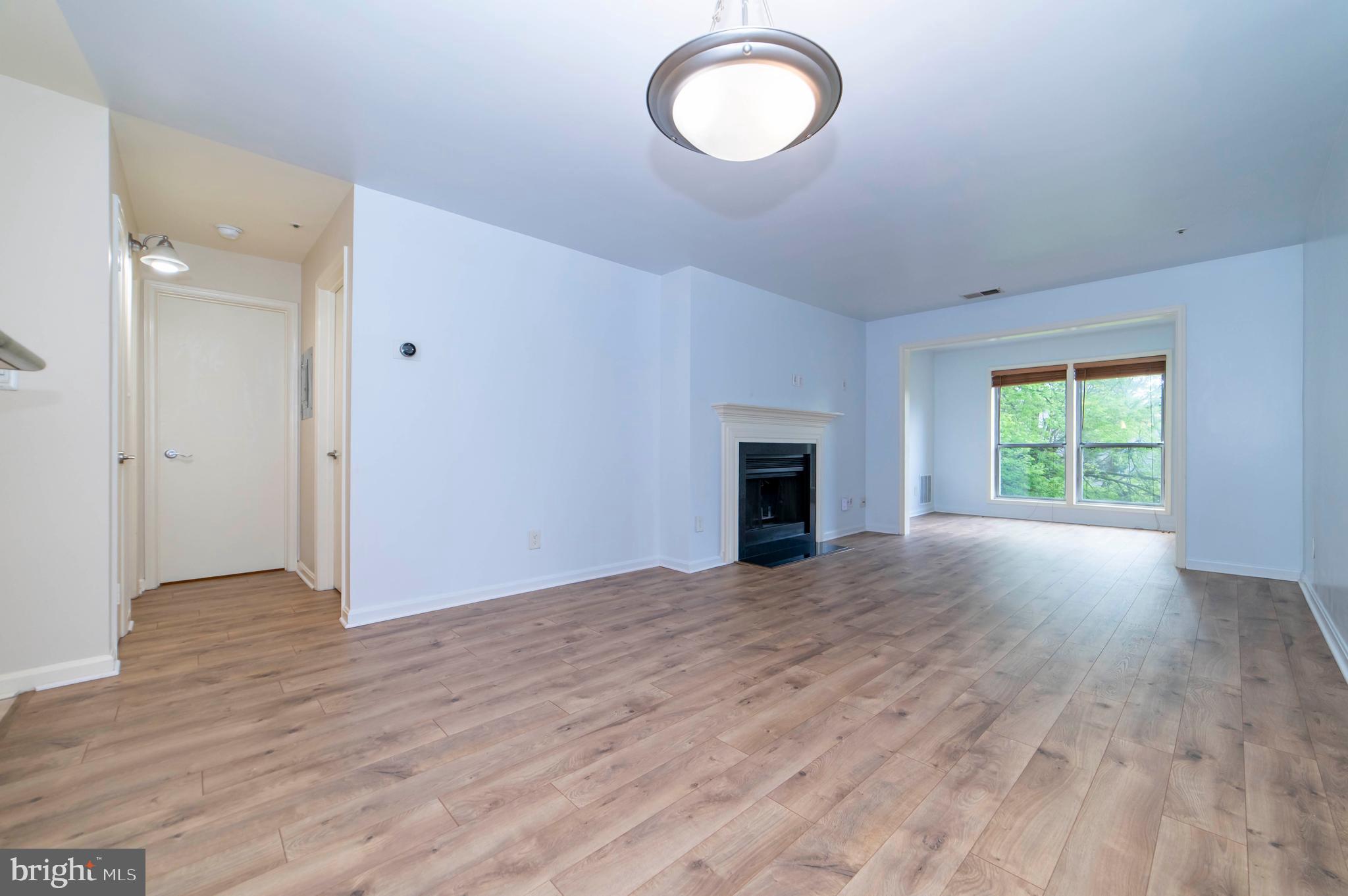 FOUR WINDS AT OAKTON - Residential