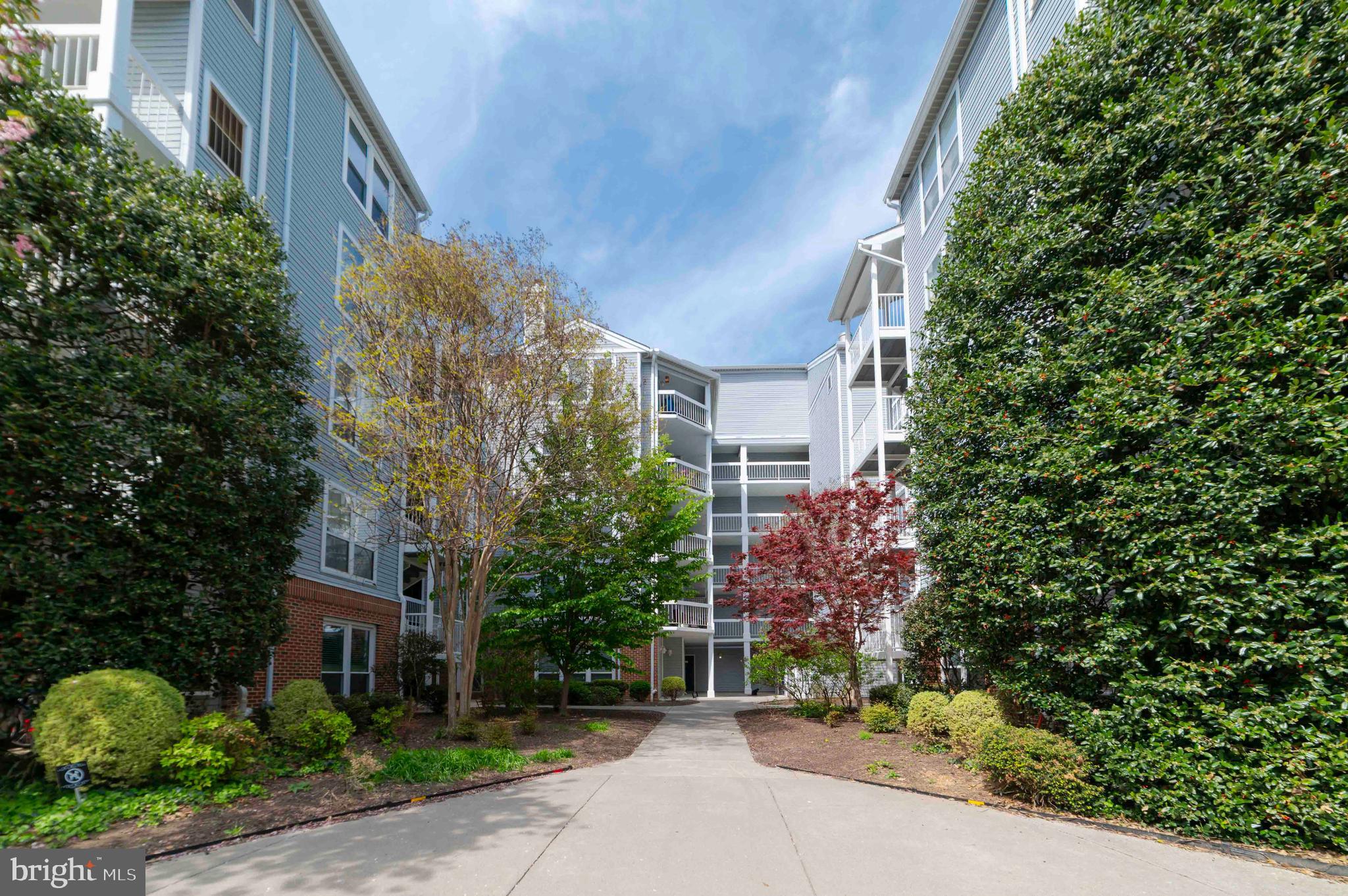 3176 SUMMIT SQUARE DRIVE 4-D3