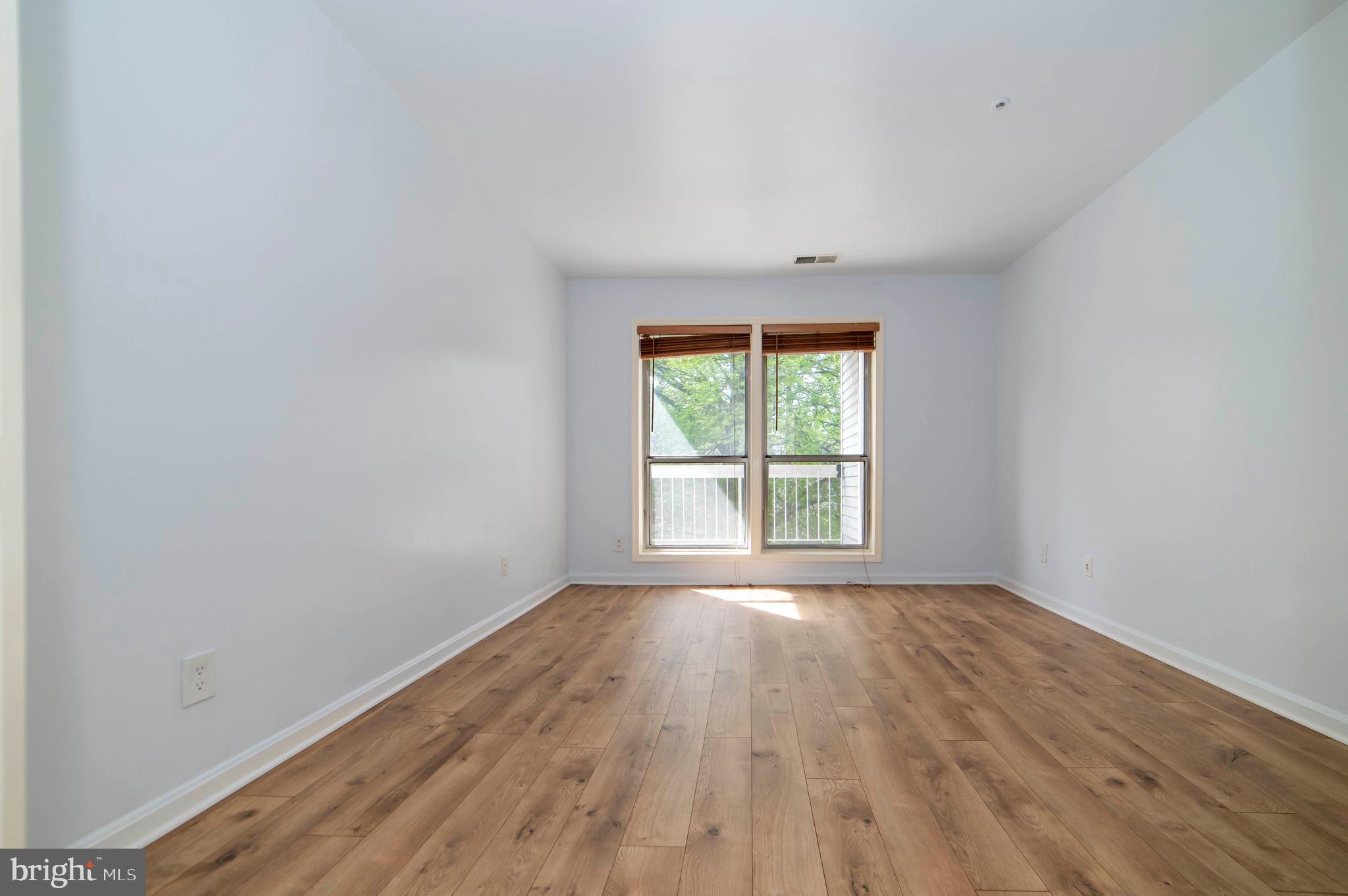 FOUR WINDS AT OAKTON - Residential