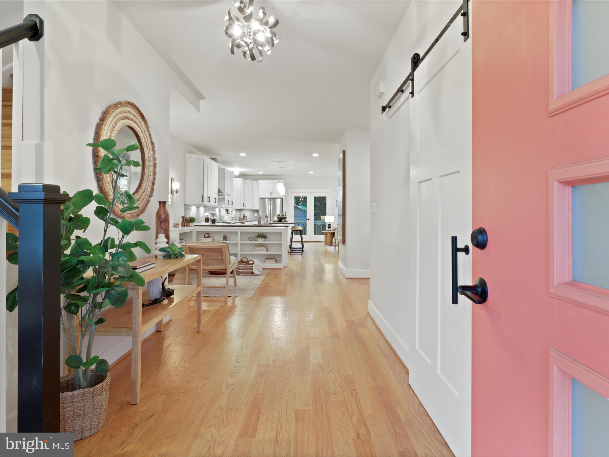 22 W DEL RAY AVENUE