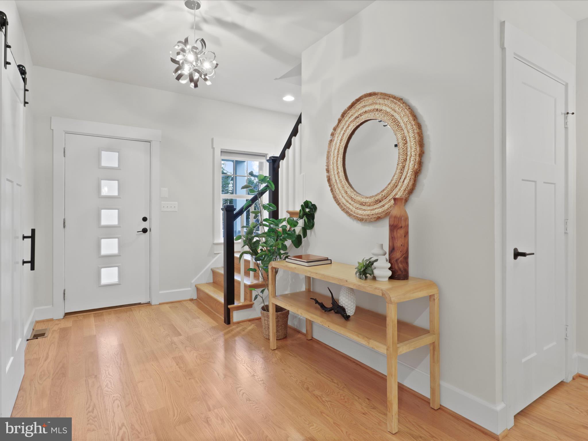 22 W DEL RAY AVENUE