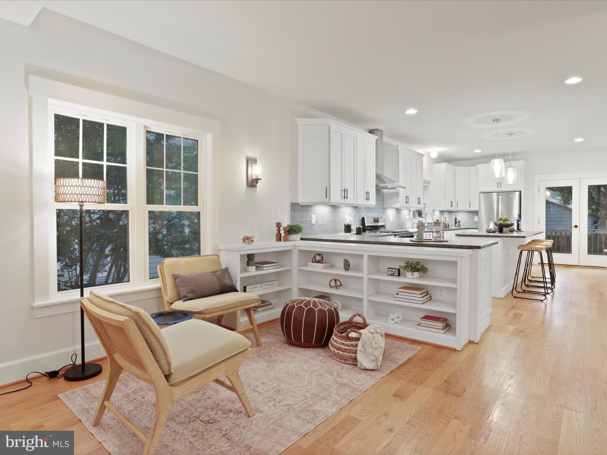 22 W DEL RAY AVENUE