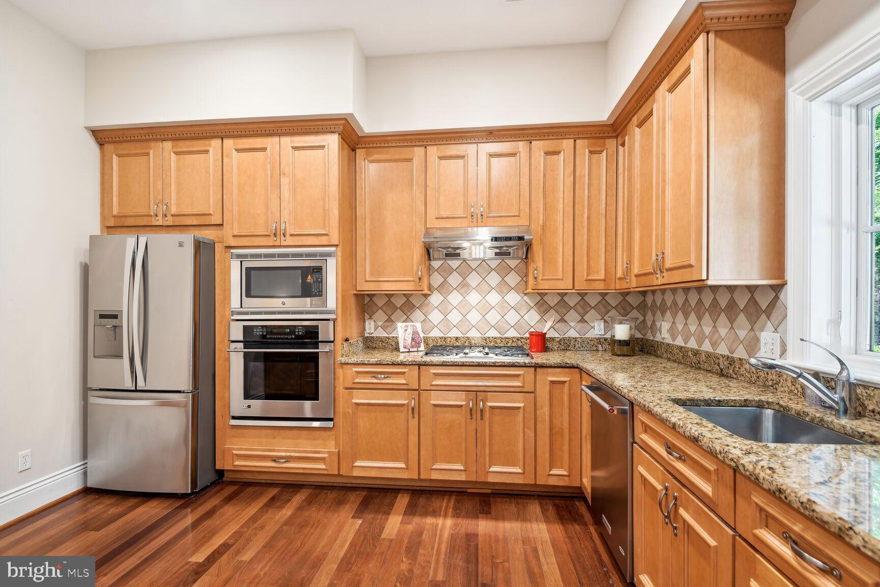 MERRY GO ROUND FARM - Residential