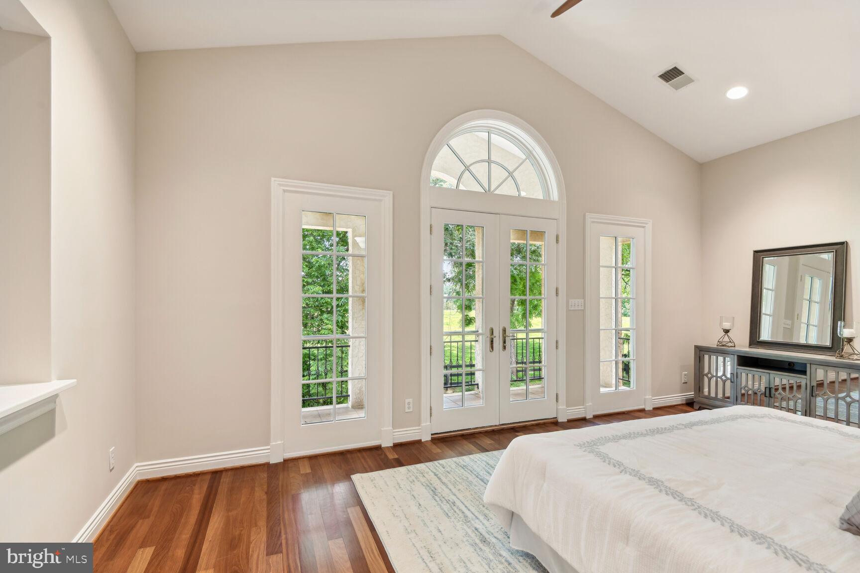 MERRY GO ROUND FARM - Residential