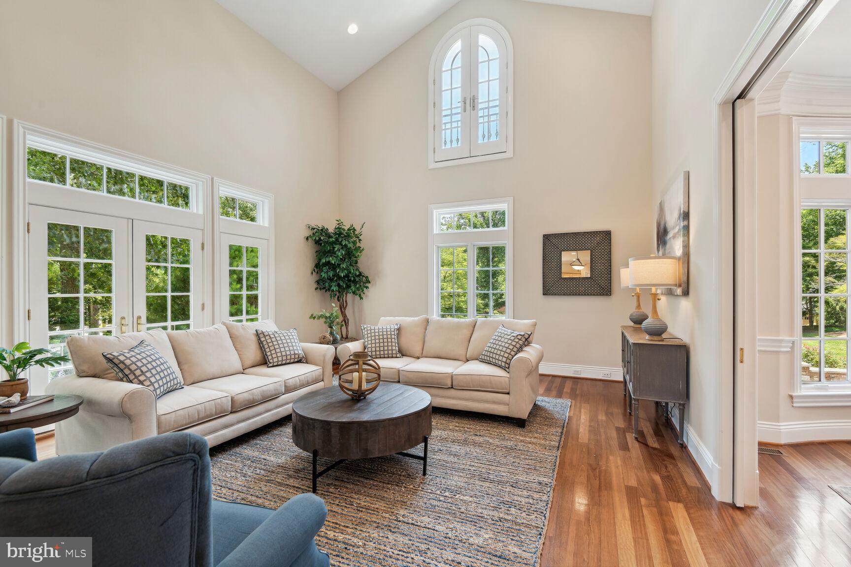 MERRY GO ROUND FARM - Residential