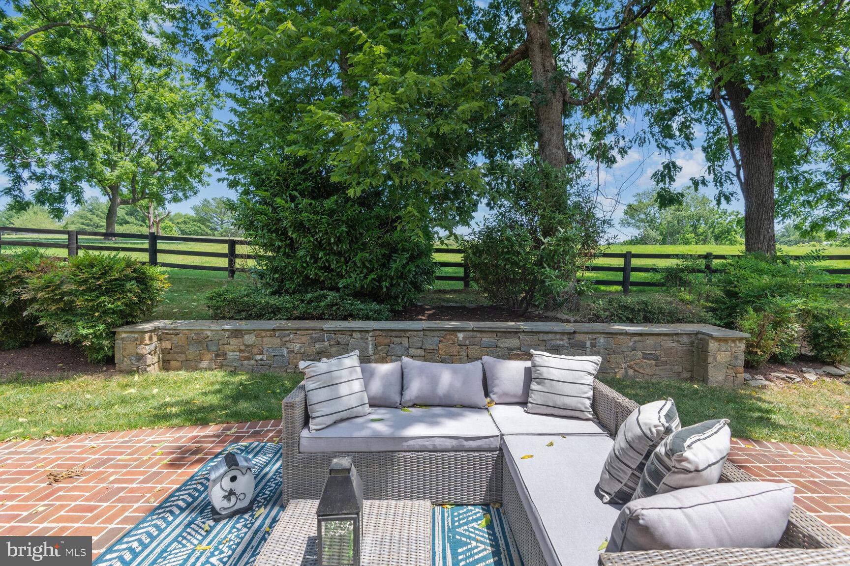 MERRY GO ROUND FARM - Residential